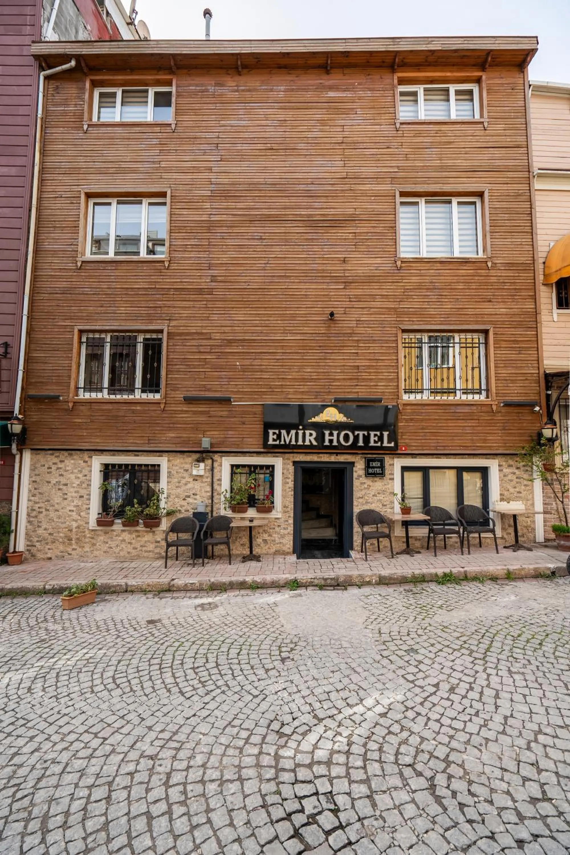 Property building in Emir Hotel