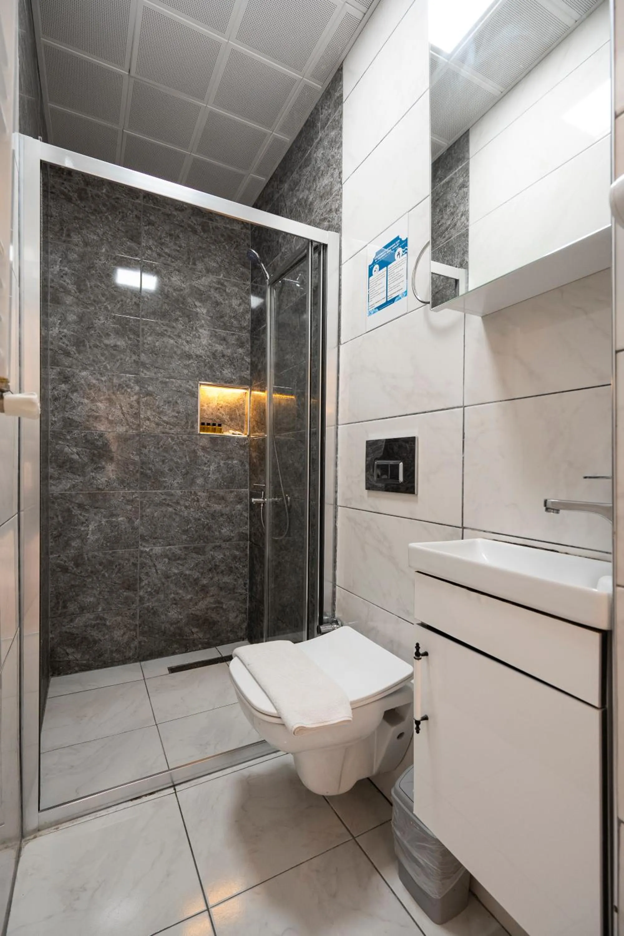 Shower in Emir Hotel