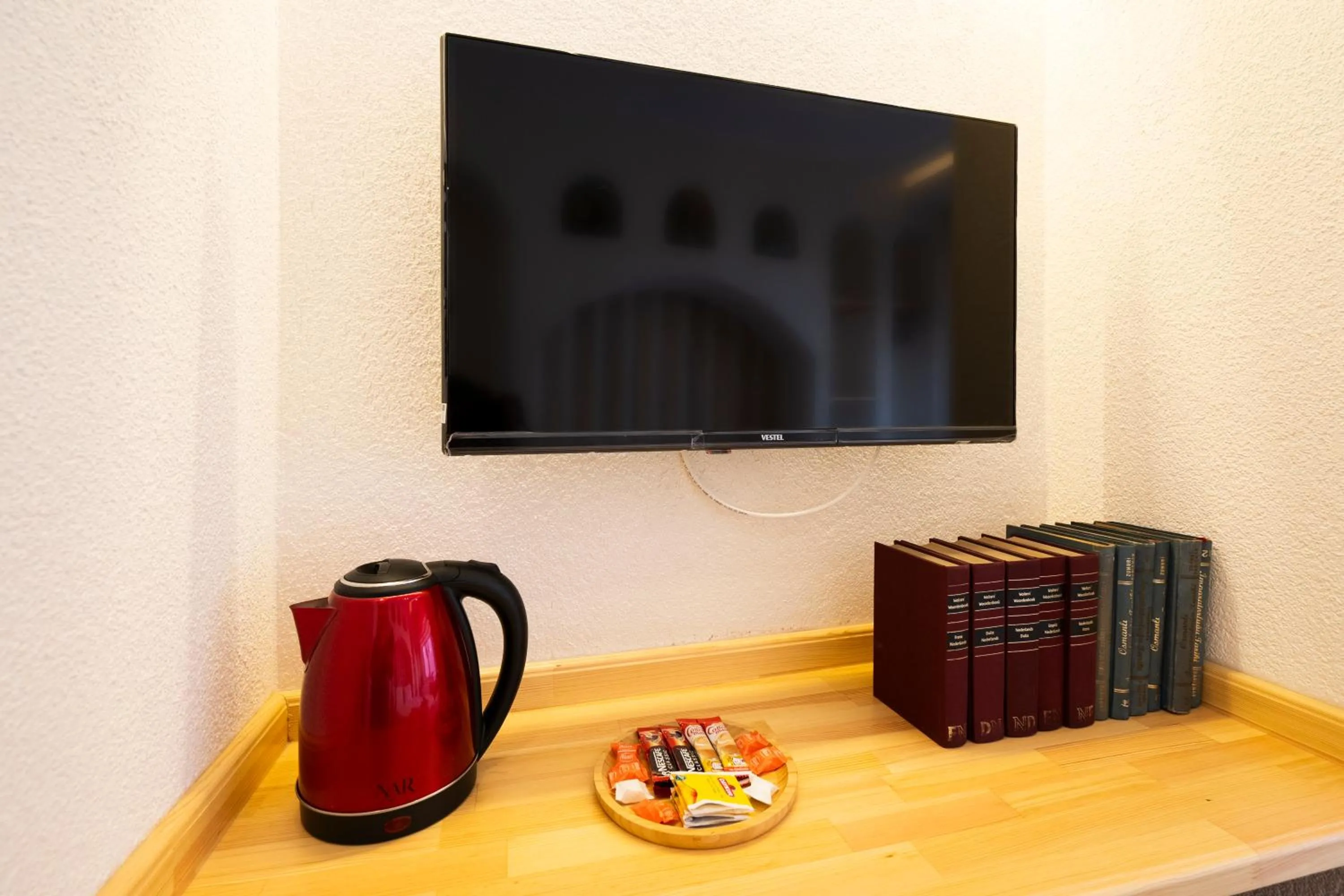 TV and multimedia in Emir Hotel