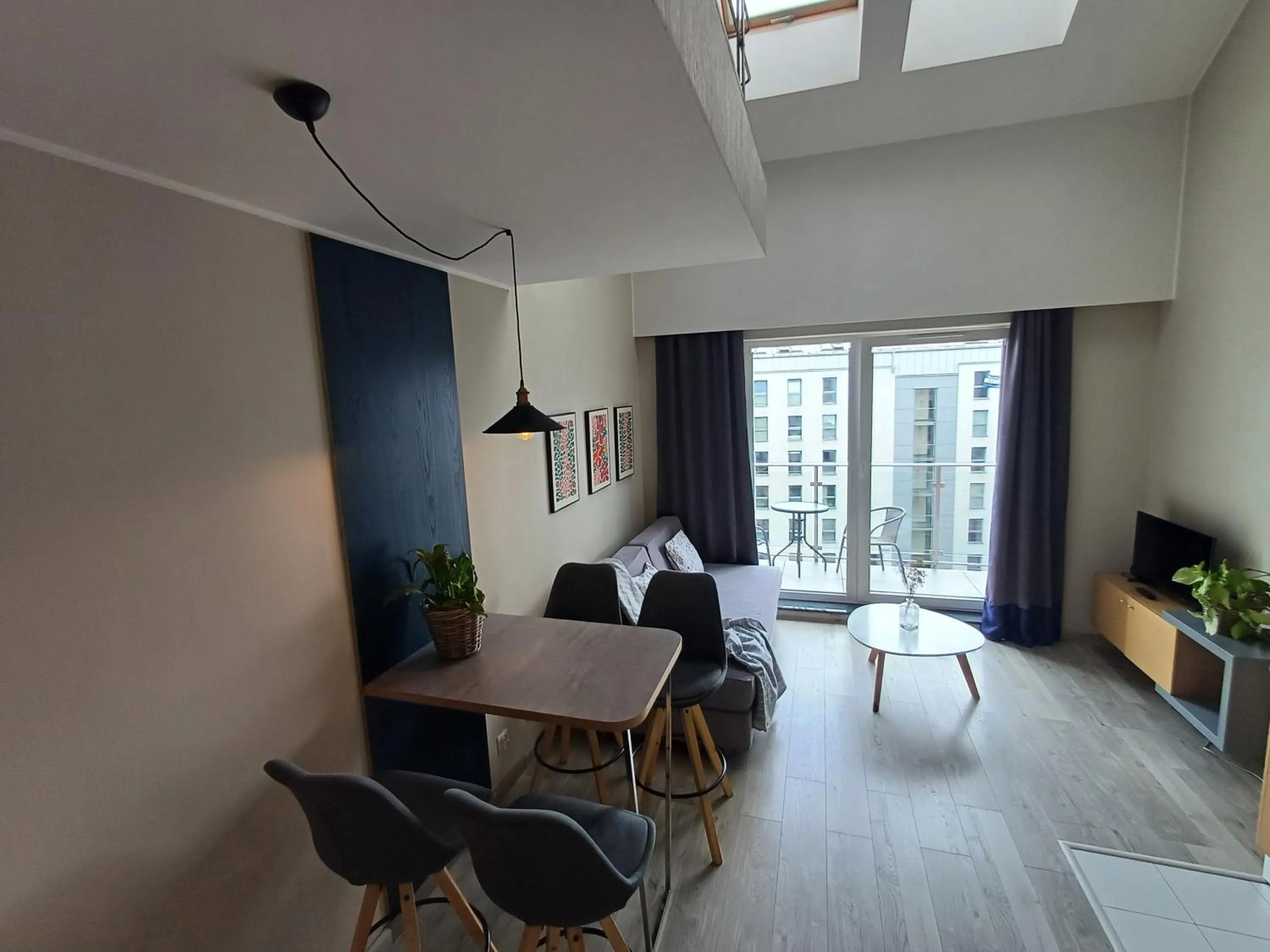 Communal lounge/ TV room in Hotel Marina Club Old Town View