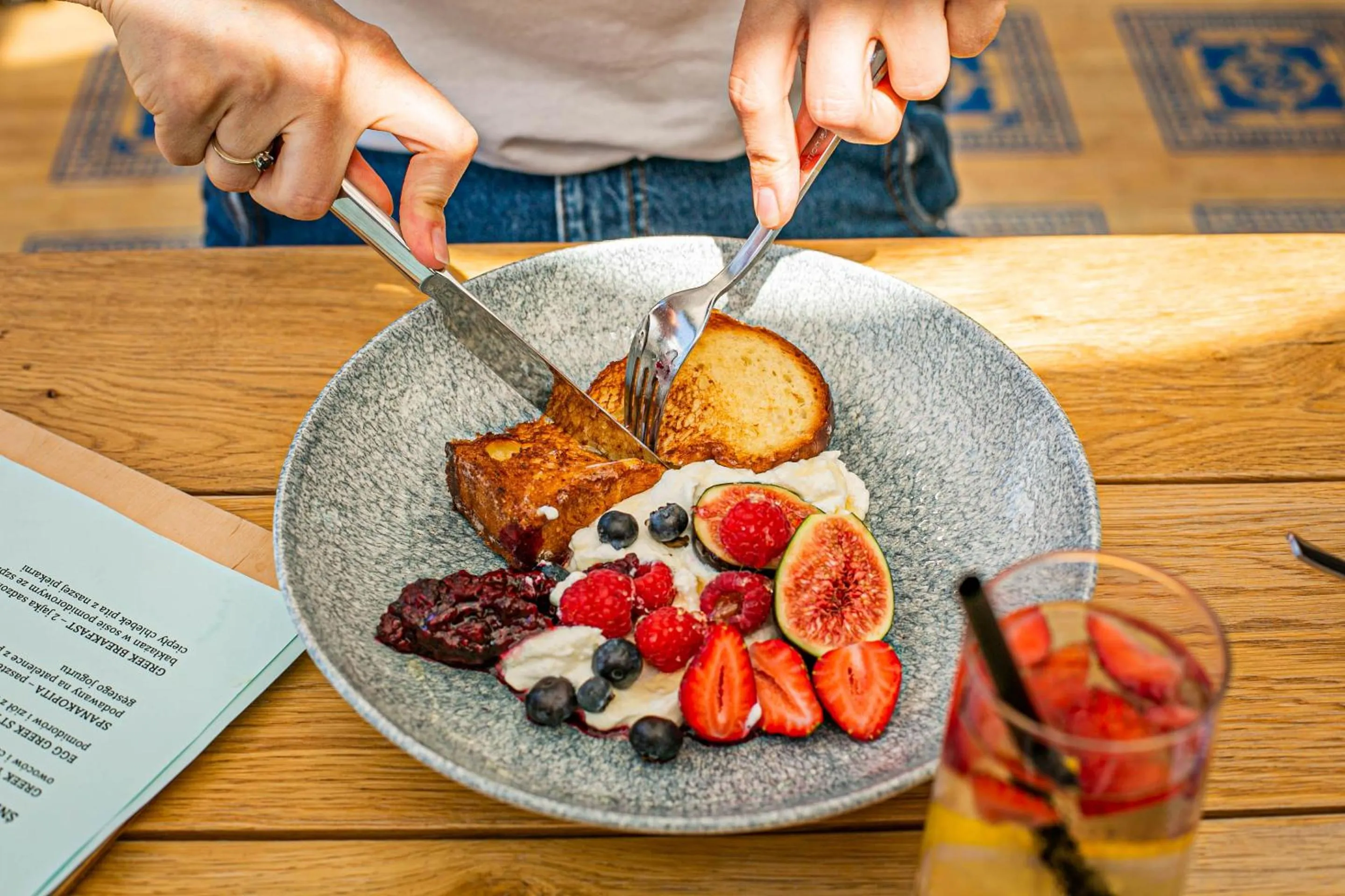 Restaurant/places to eat in Hotel Marina Club Old Town View