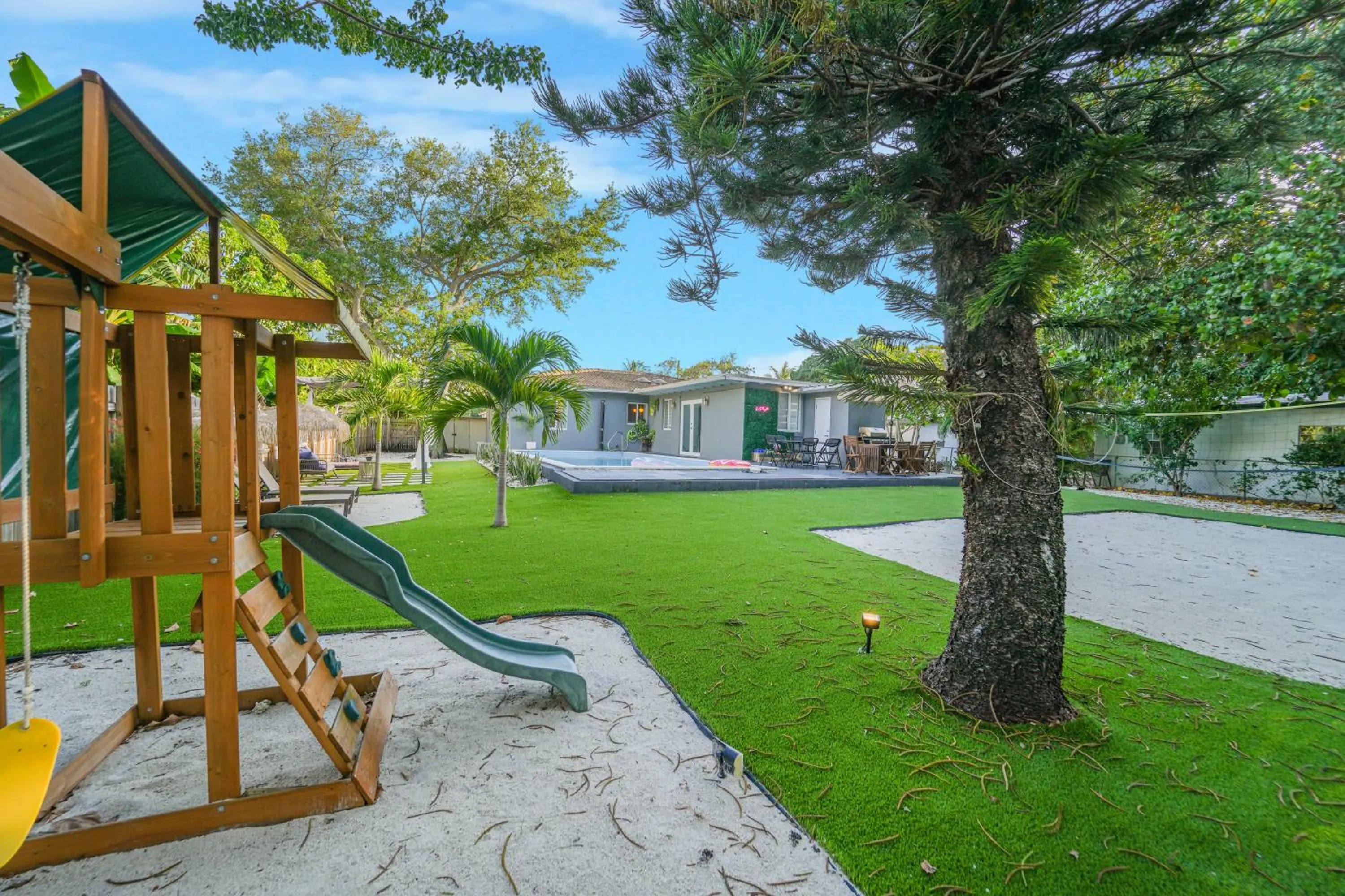 La Playita 4-BR Heated Pool Miami 16 Guests