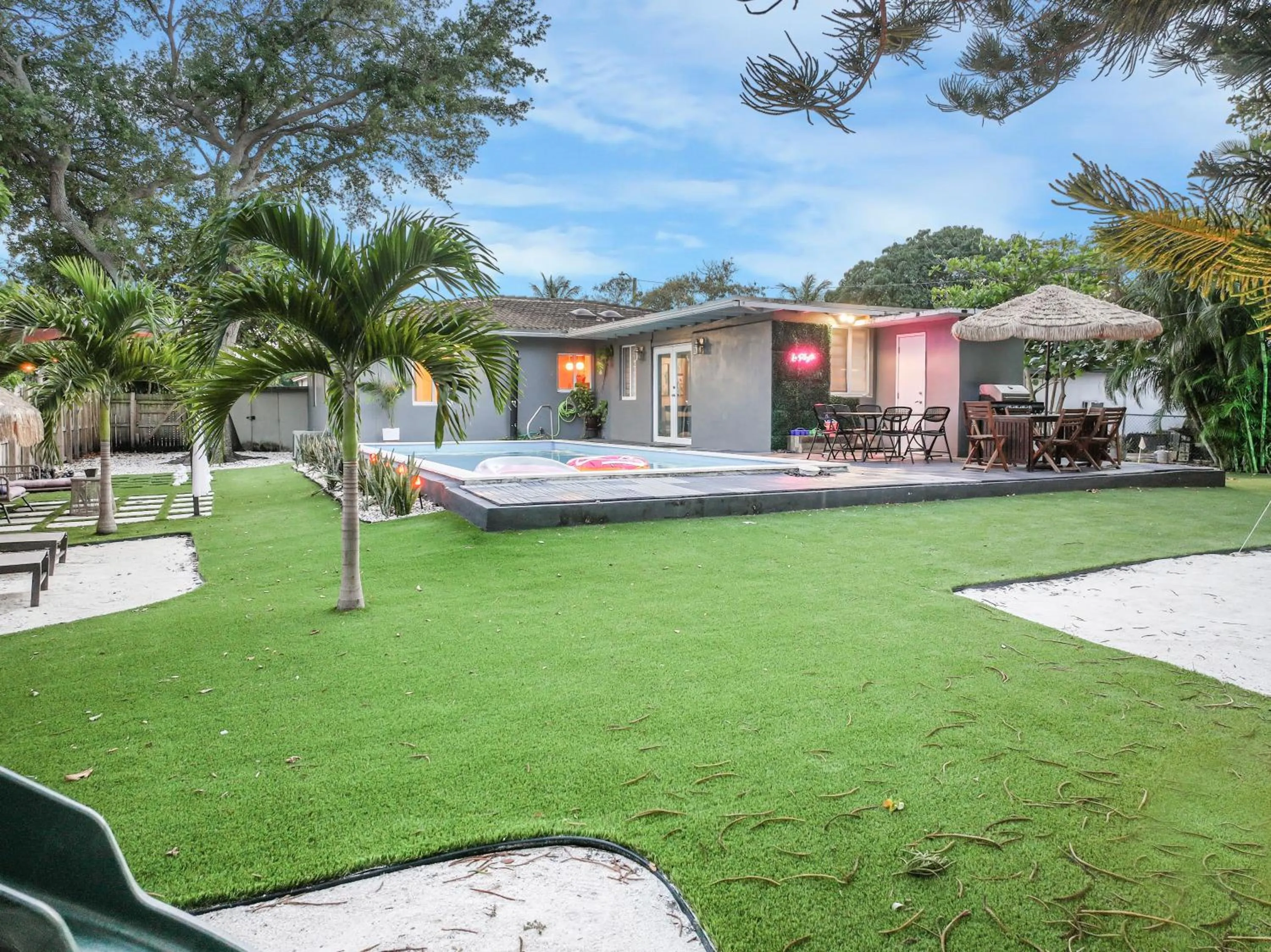 La Playita 4-BR Heated Pool Miami 16 Guests