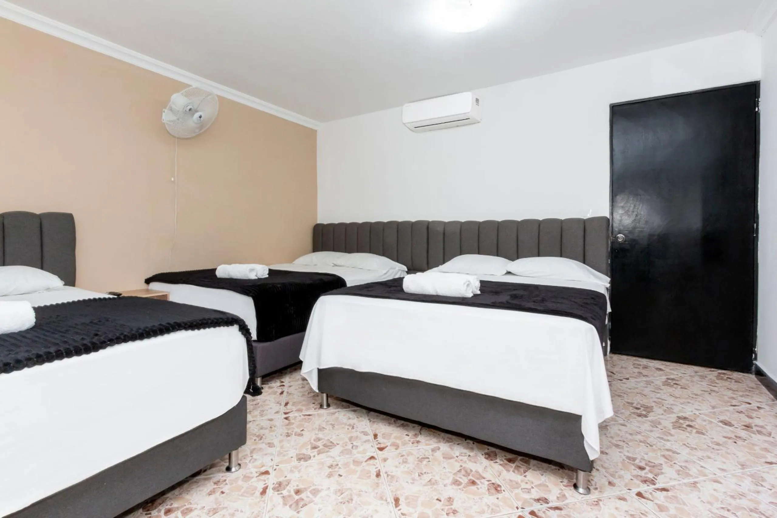 Bed in Hotel De León Estadio