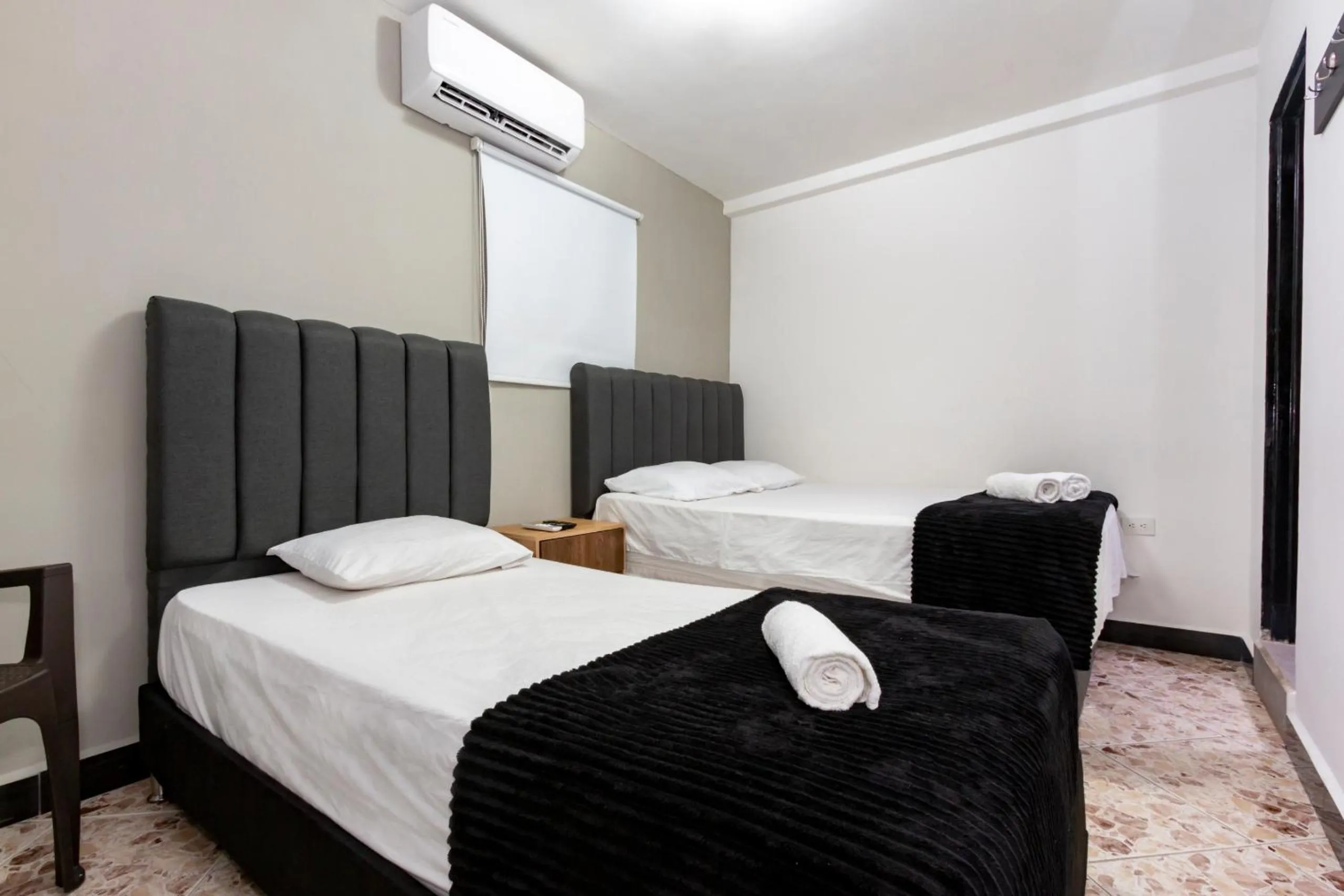 Photo of the whole room, Bed in Hotel De León Estadio