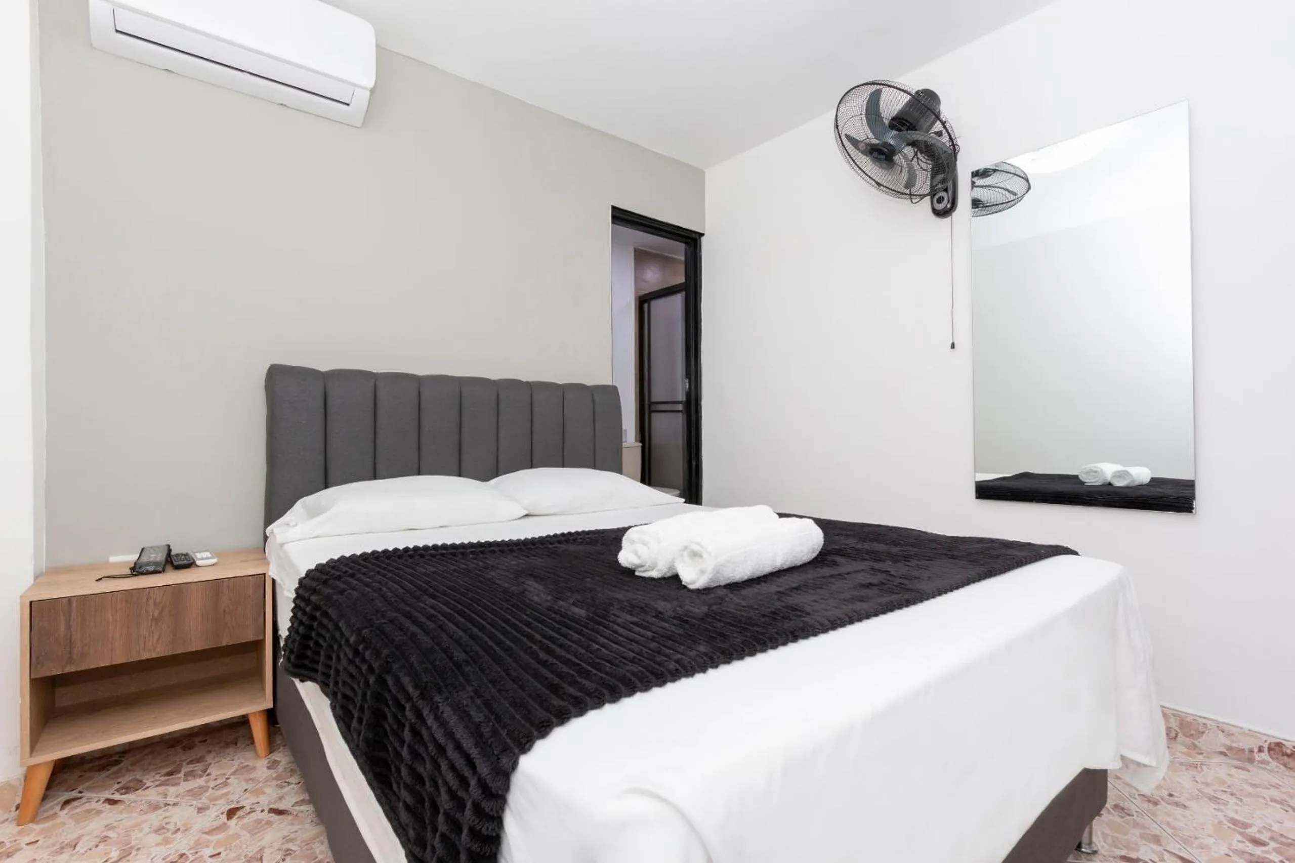 Bed in Hotel De León Estadio