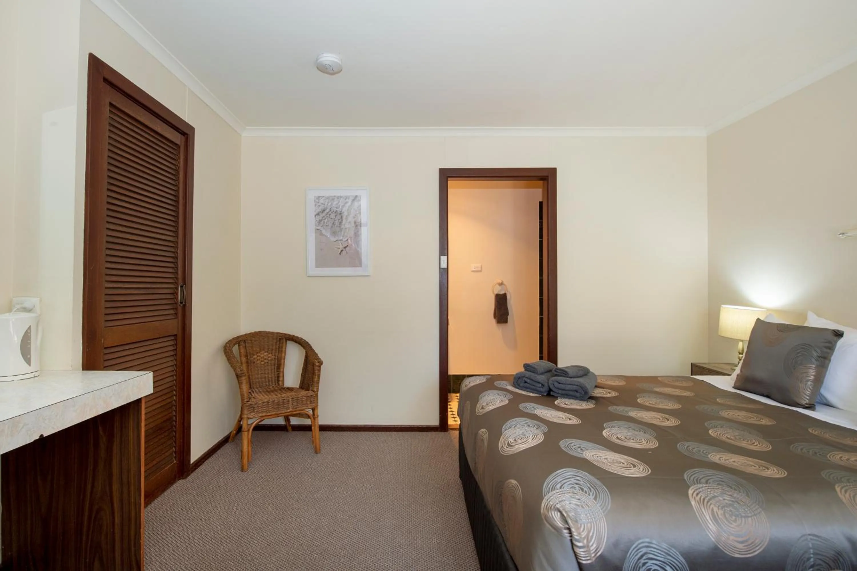 Bed in Ardrossan Hotel Motel