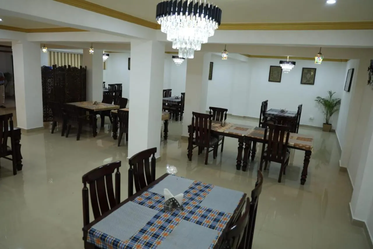 Restaurant/places to eat in THE JAMAWAR