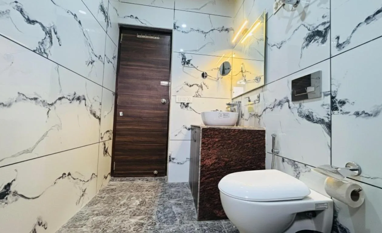 Bathroom in THE JAMAWAR