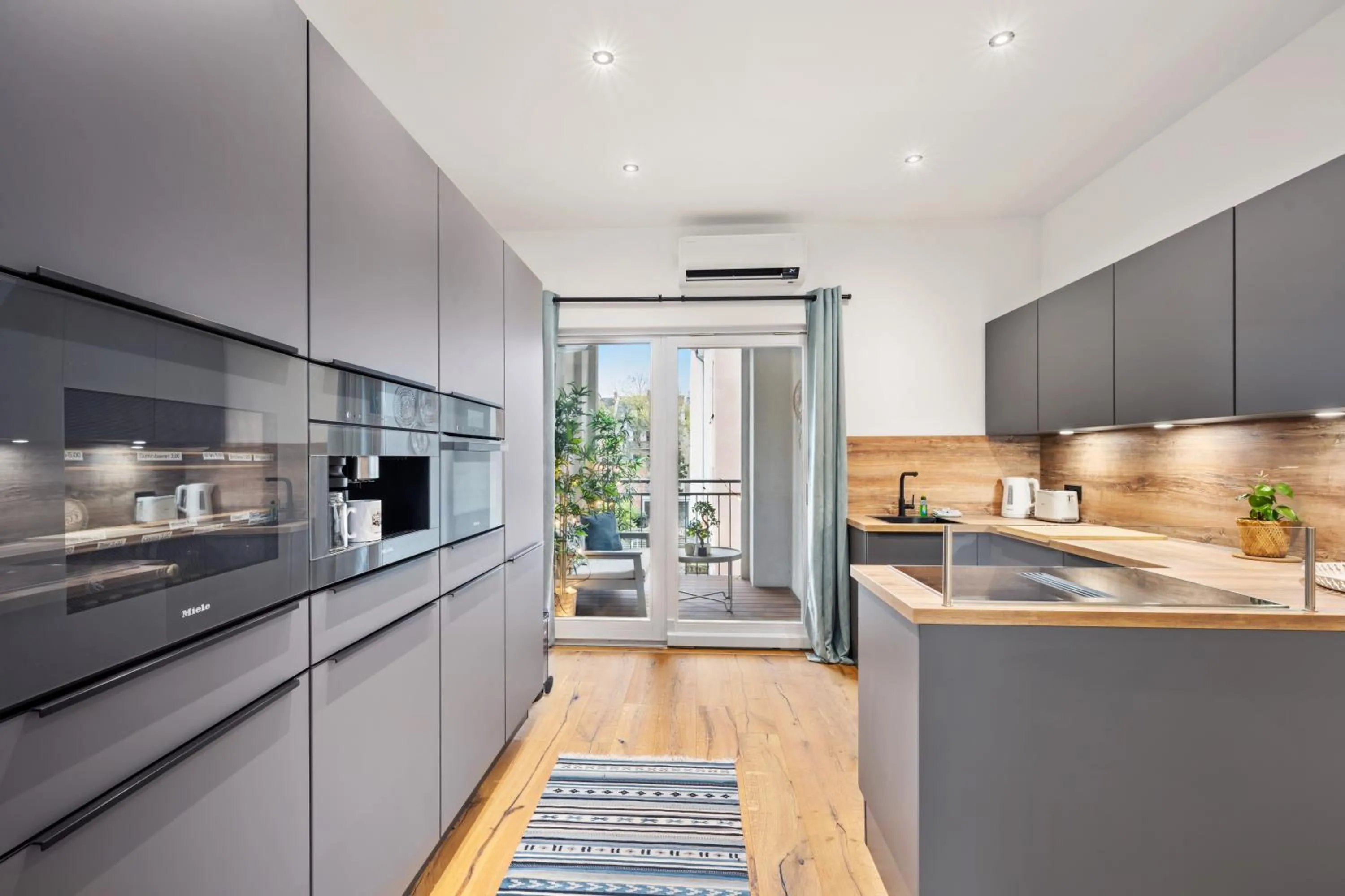 EDLER WOHNRAUM Luxuriöses Stadtstudio mit Balkon, Kaffeevollautomat & Klima