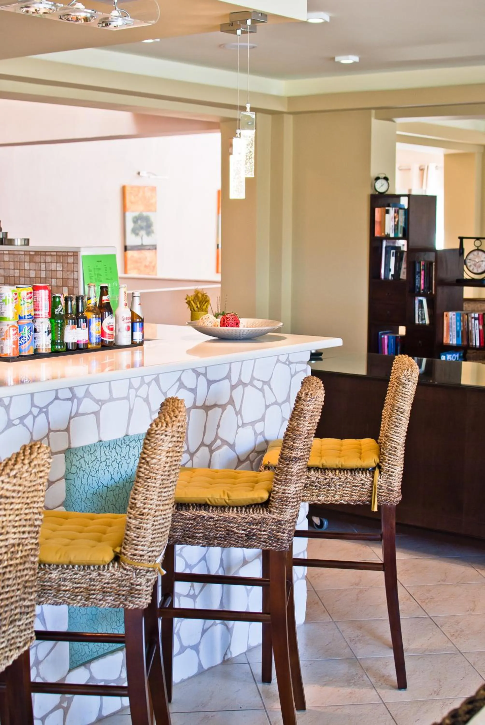 Restaurant/places to eat in Hotel Agni On The Beach