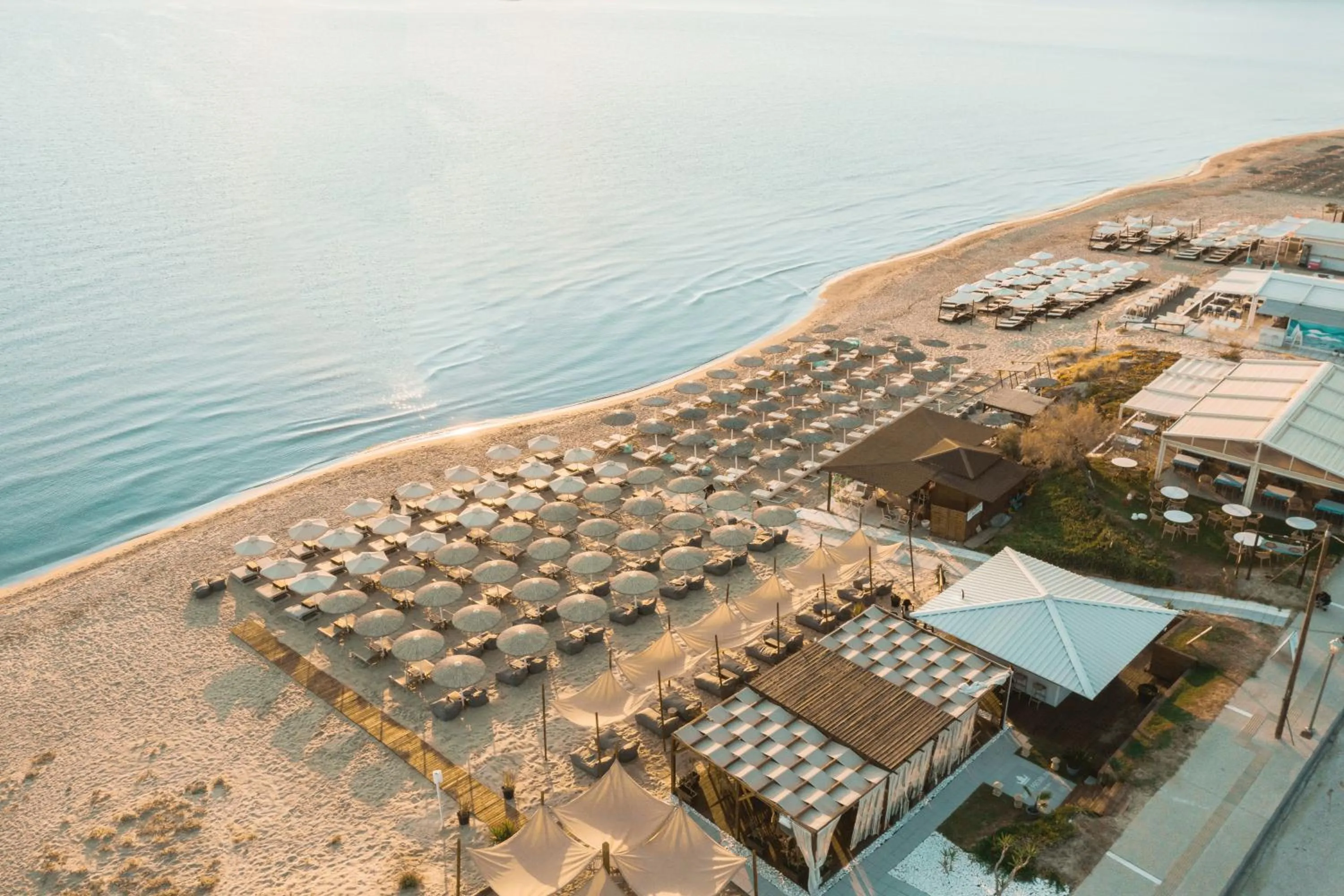 Lounge or bar in Hotel Agni On The Beach