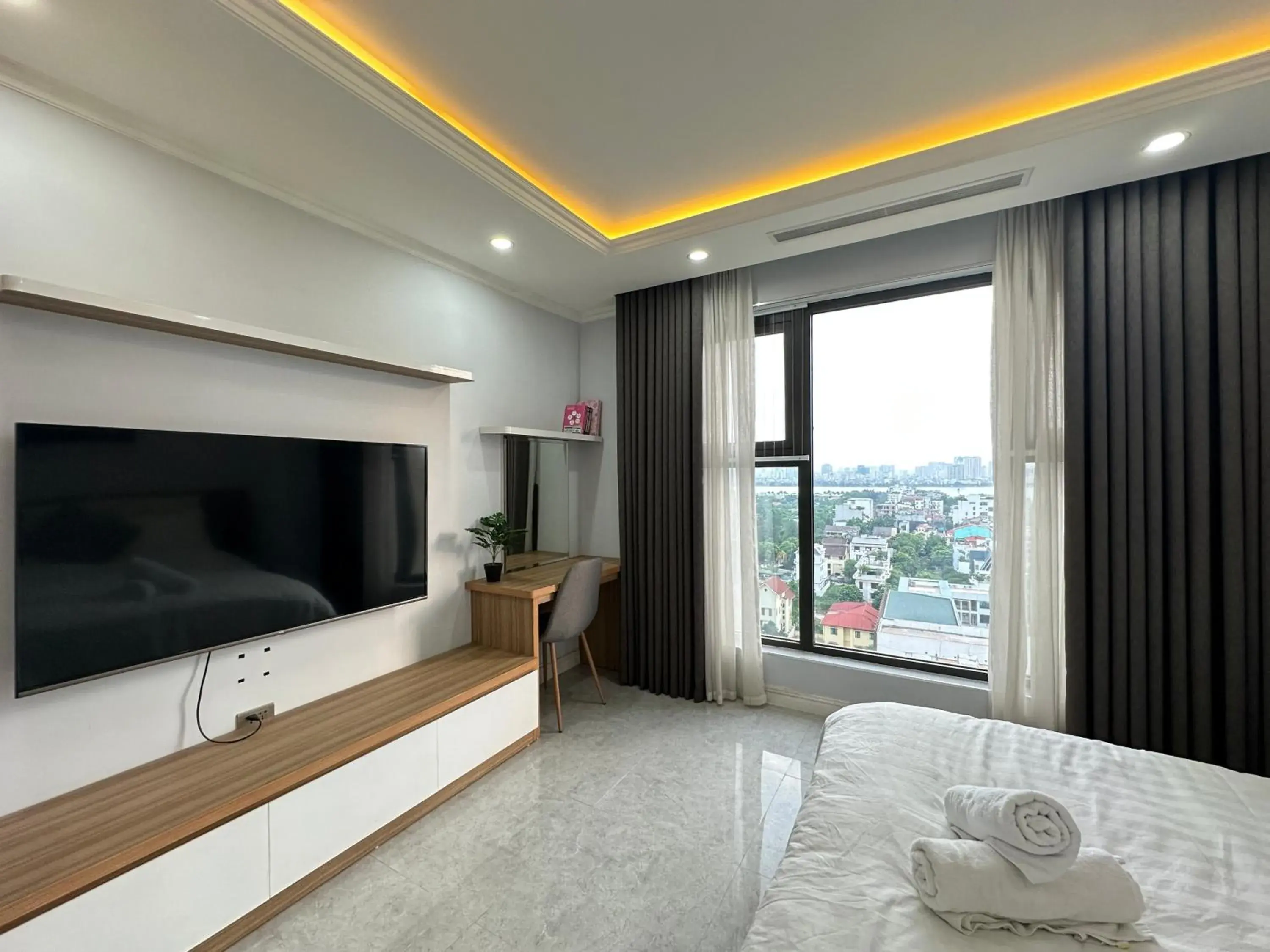 Apartment with Lake View in Hanoi Westlake Homestay in D'Le Roi Soleil Building Apartment with Lake View in Hanoi Westlake Homestay in D'Le Roi Soleil Building