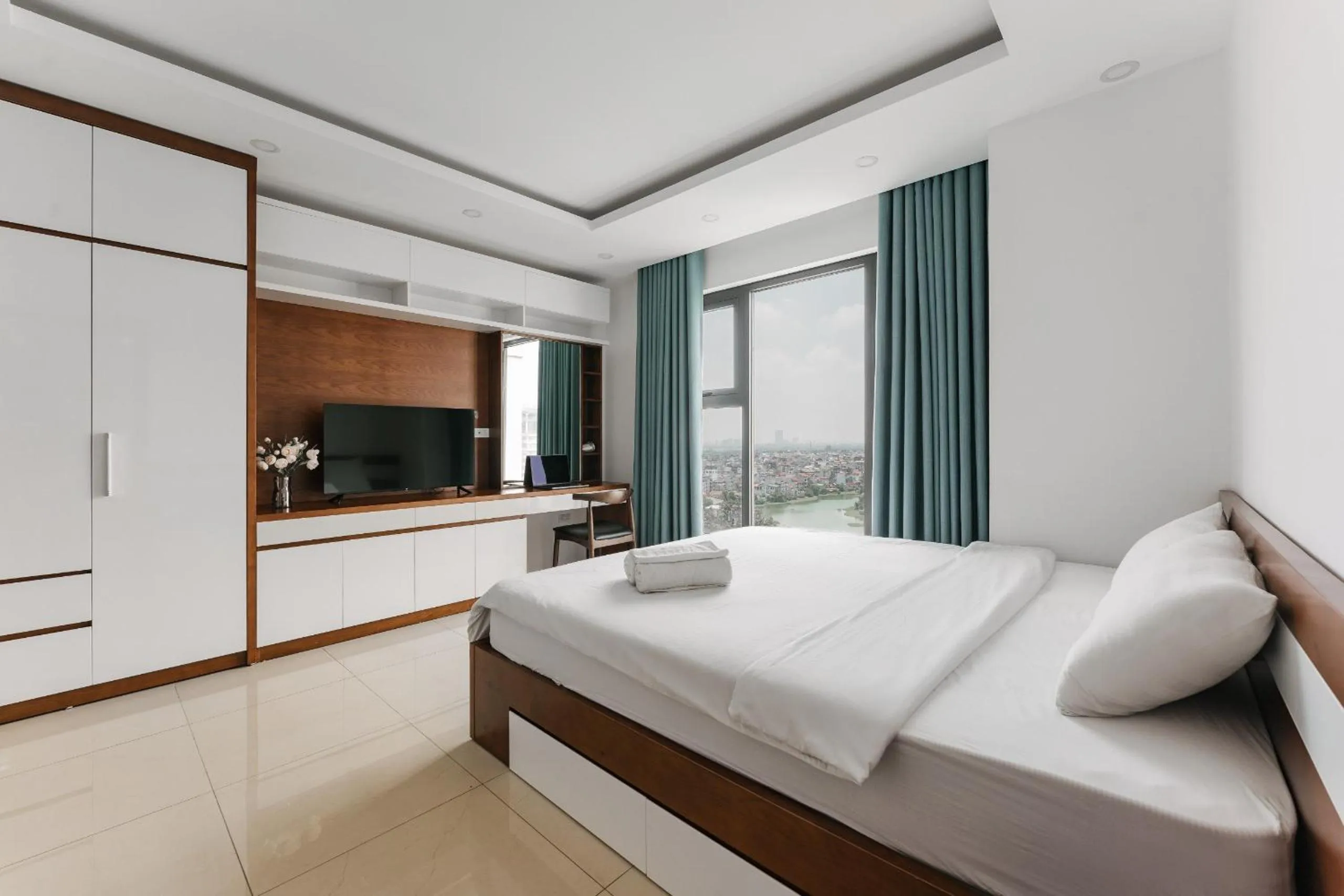 Bed in Hanoi Westlake Homestay in D'Le Roi Soleil Building