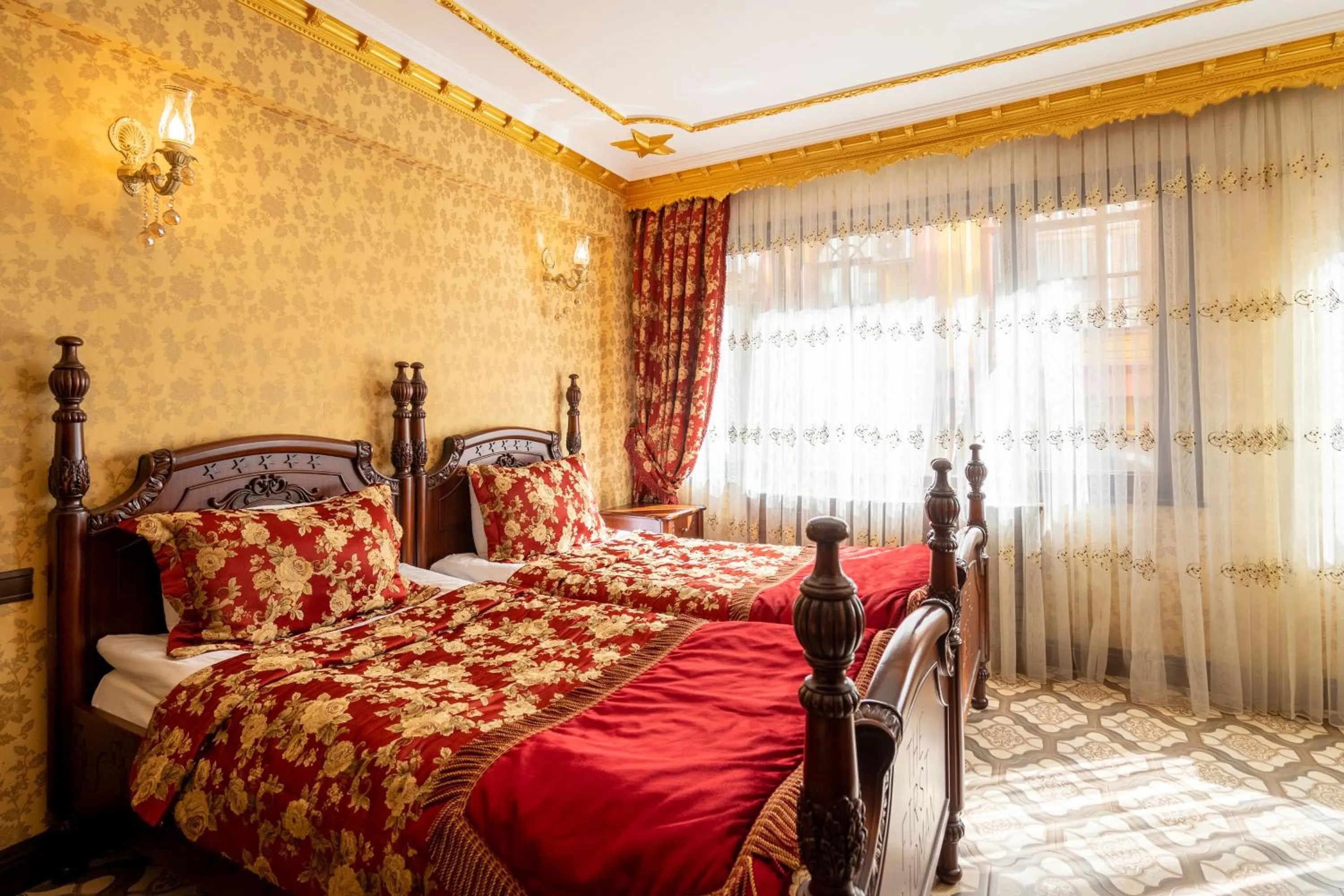 Bed in The First Ottoman Apartments