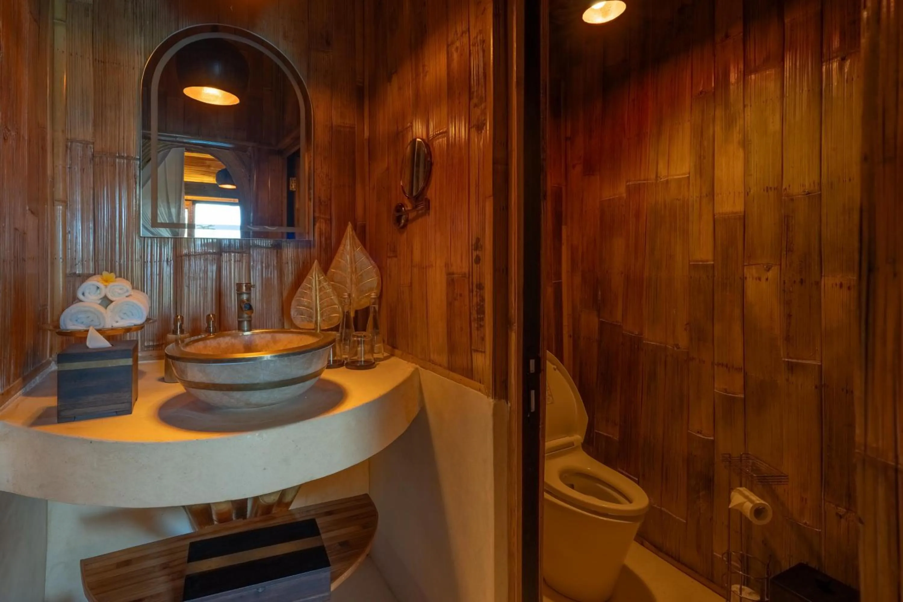 Shower in Bambootel Sawah View