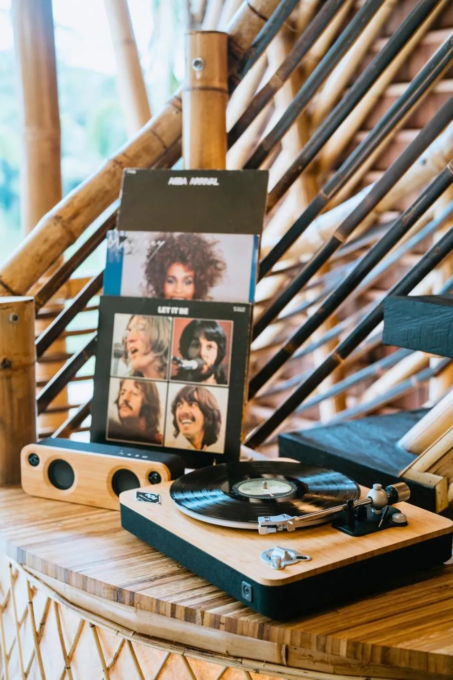 Communal lounge/ TV room in Bambootel Sawah View