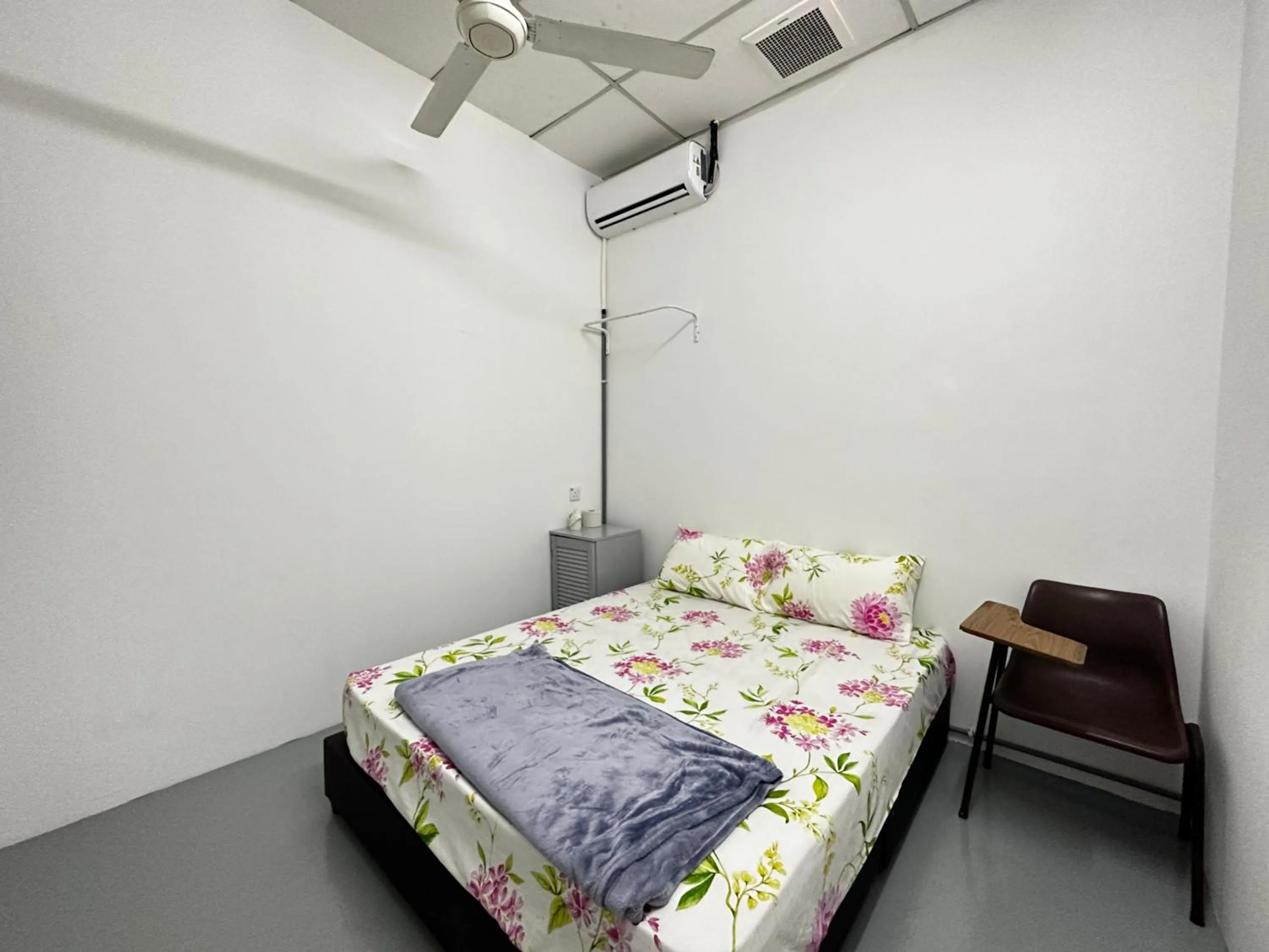 Bed in Jiaxin Dormitory-Setia Indah 家馨青年旅宿