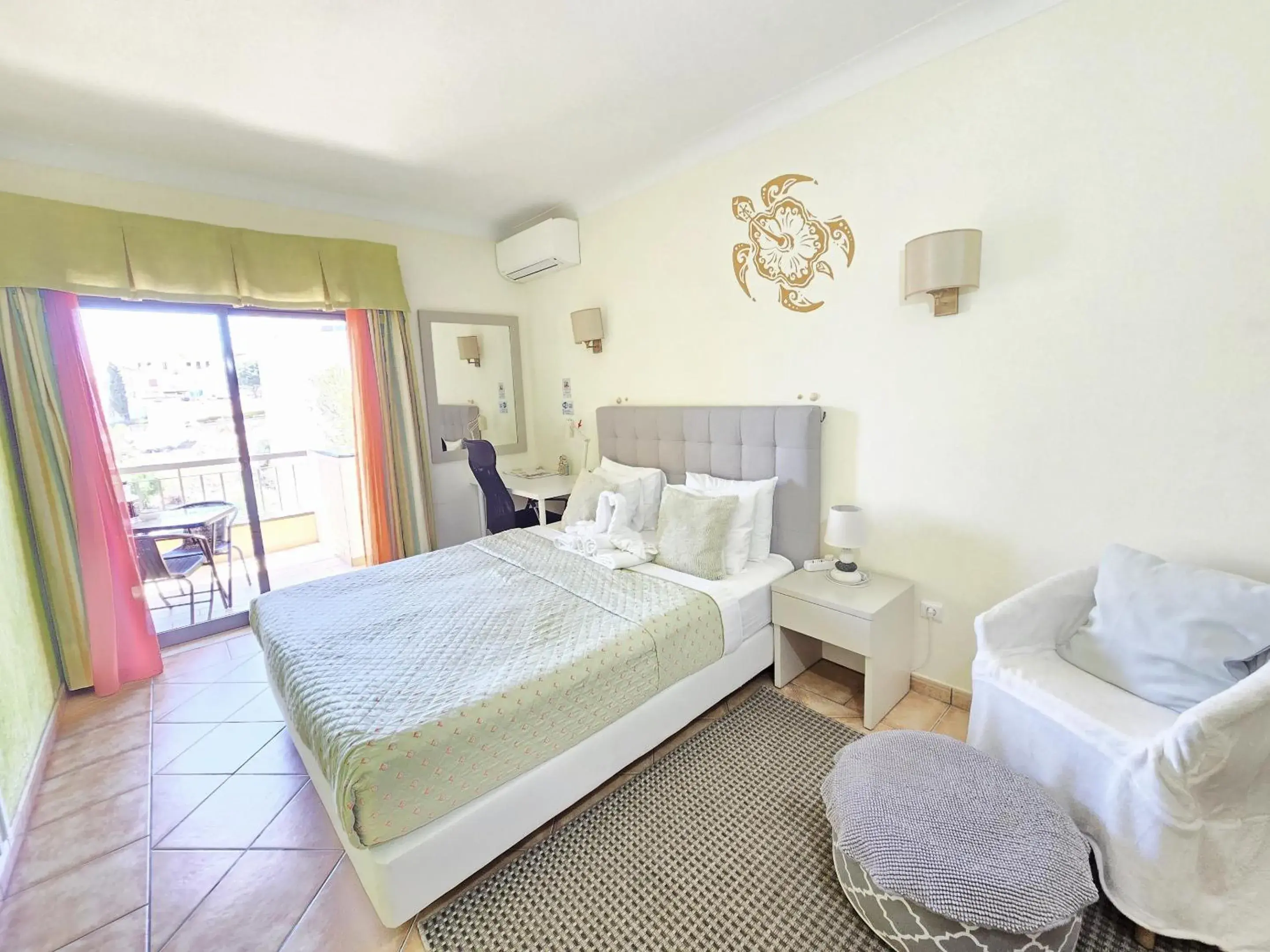 Double Room with Private Bathroom - single occupancy in Dream Lagos B&B Double Room with Private Bathroom - single occupancy in Dream Lagos B&B