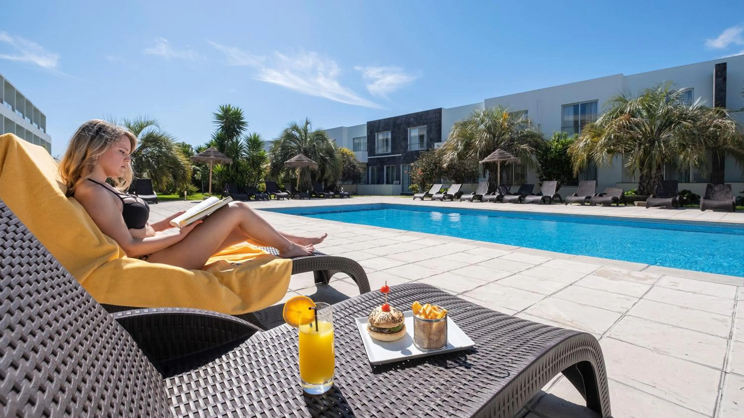 Food and drinks in Acorsonho Apartamentos Turisticos