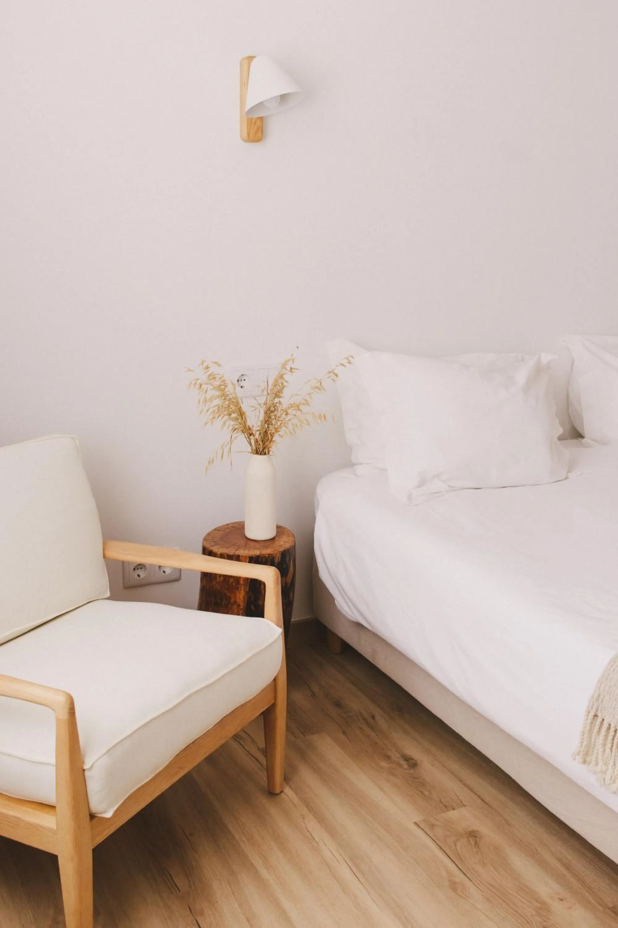 Bed in Pure Flor de Esteva