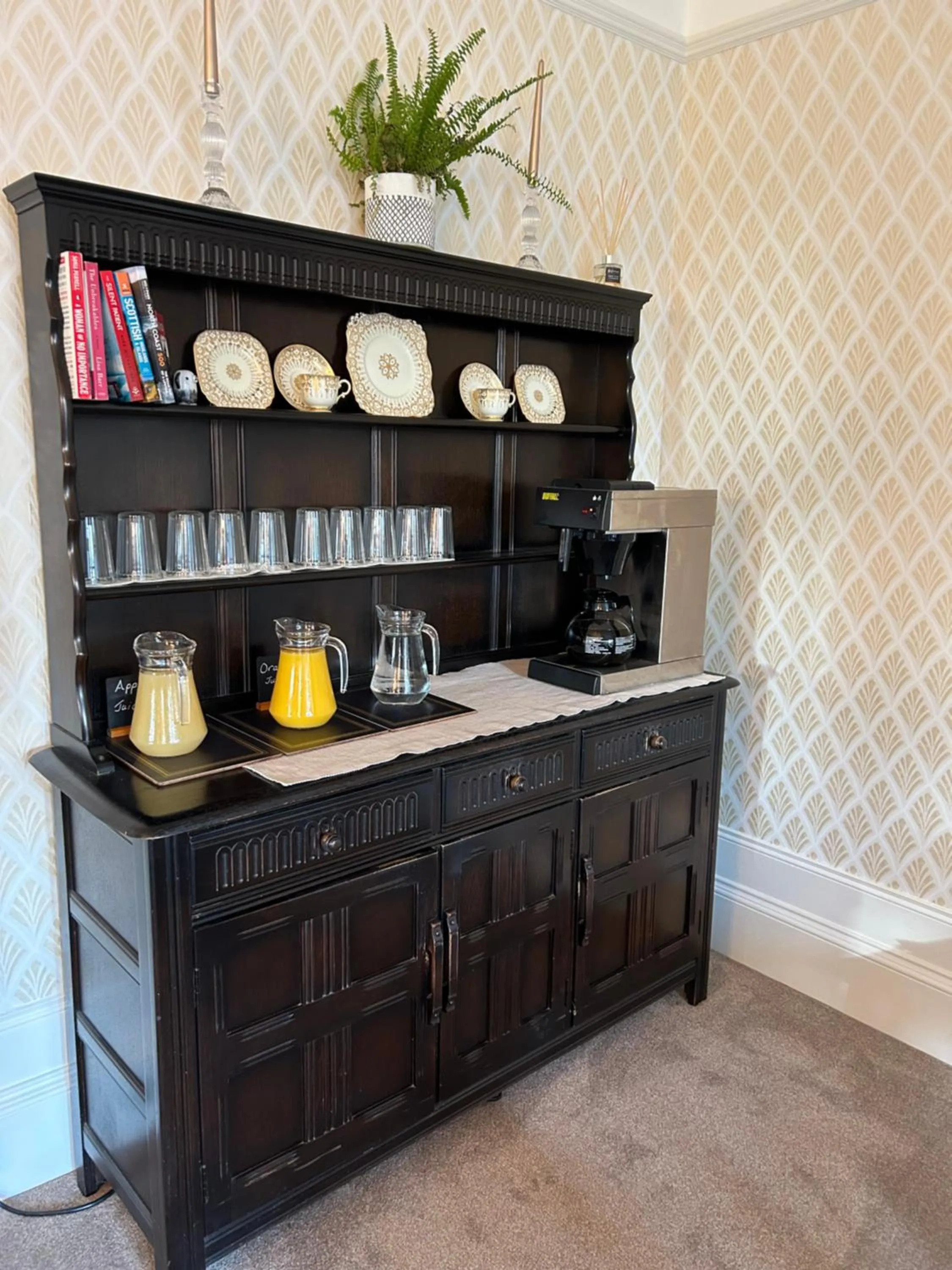 Coffee/tea facilities in Glen Lyon Lodge Bed and Breakfast