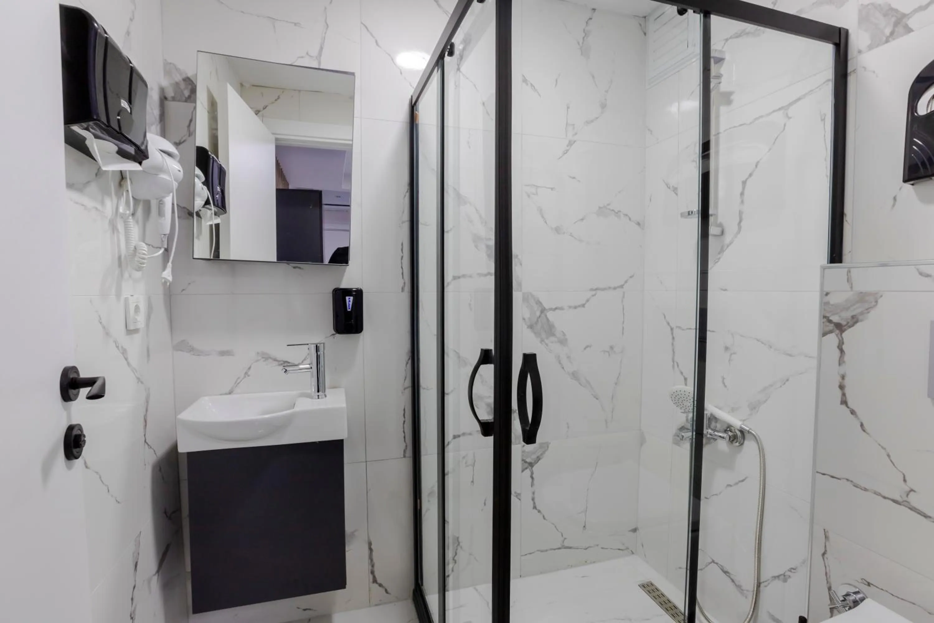 Bathroom in ACAR AIRPORT +PLUS