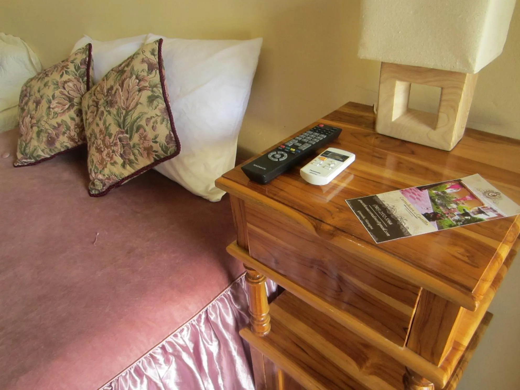 Decorative detail, Bed in Guest House Los Corredores del Castillo