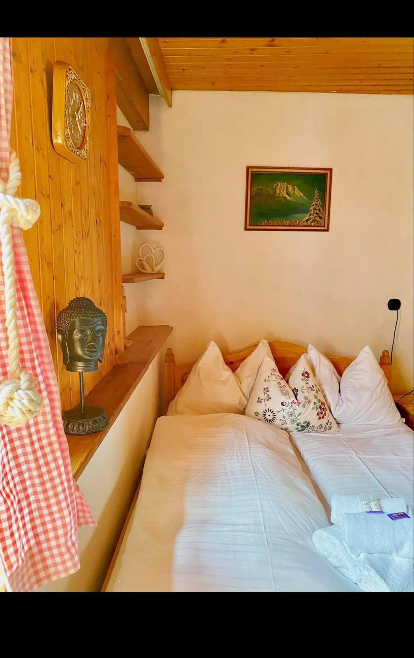 Bed in Pension Leopoldine