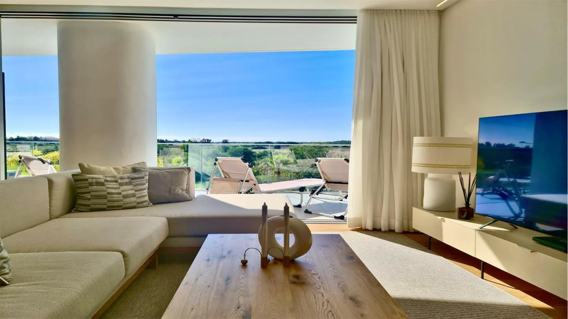 Decorative detail in Lake24 CD256- CleverDetails, 3 bedroom apartment, sleeps 6, near to Falesia Beach and the Marina