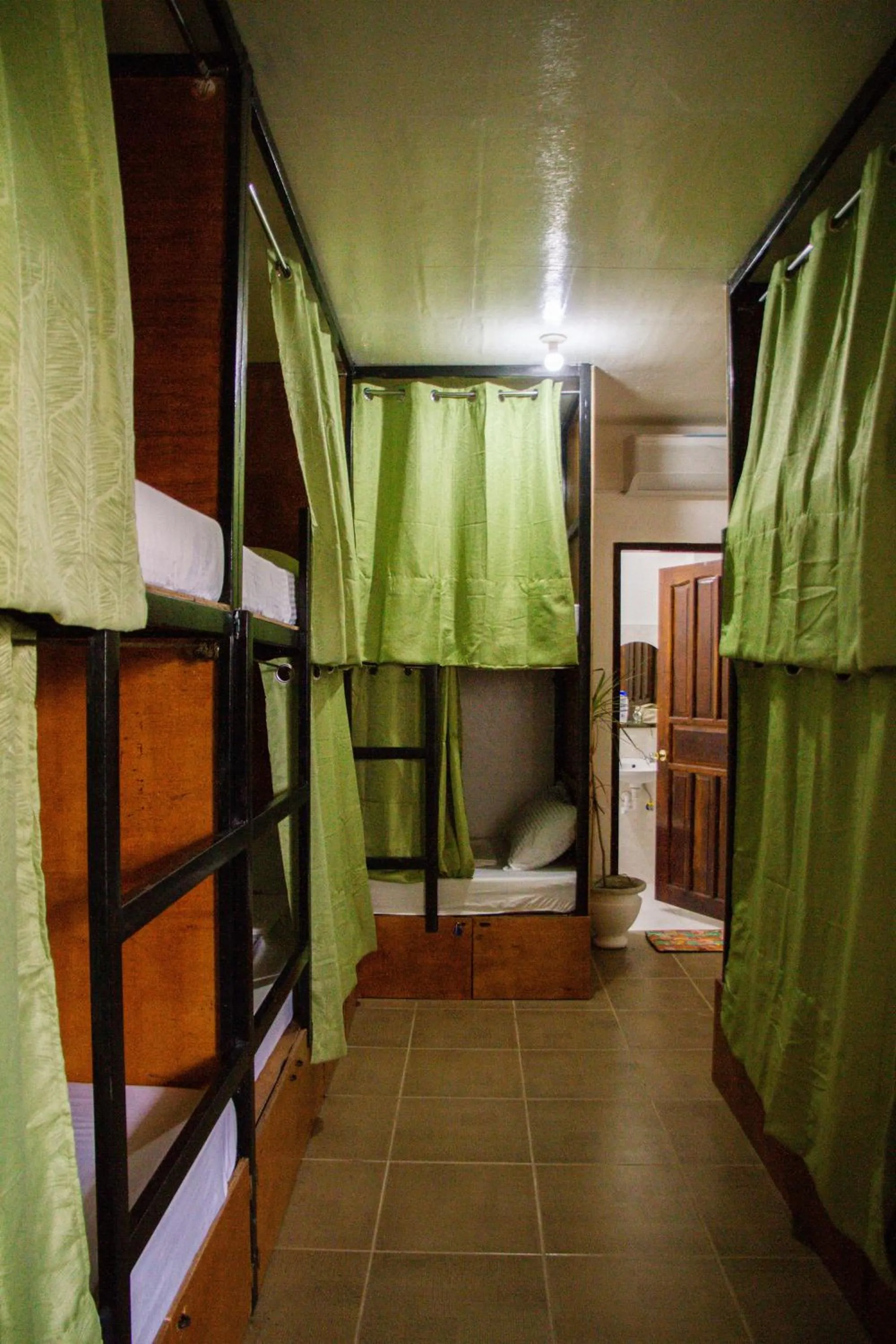 bunk bed, Bed in Moana Beach House