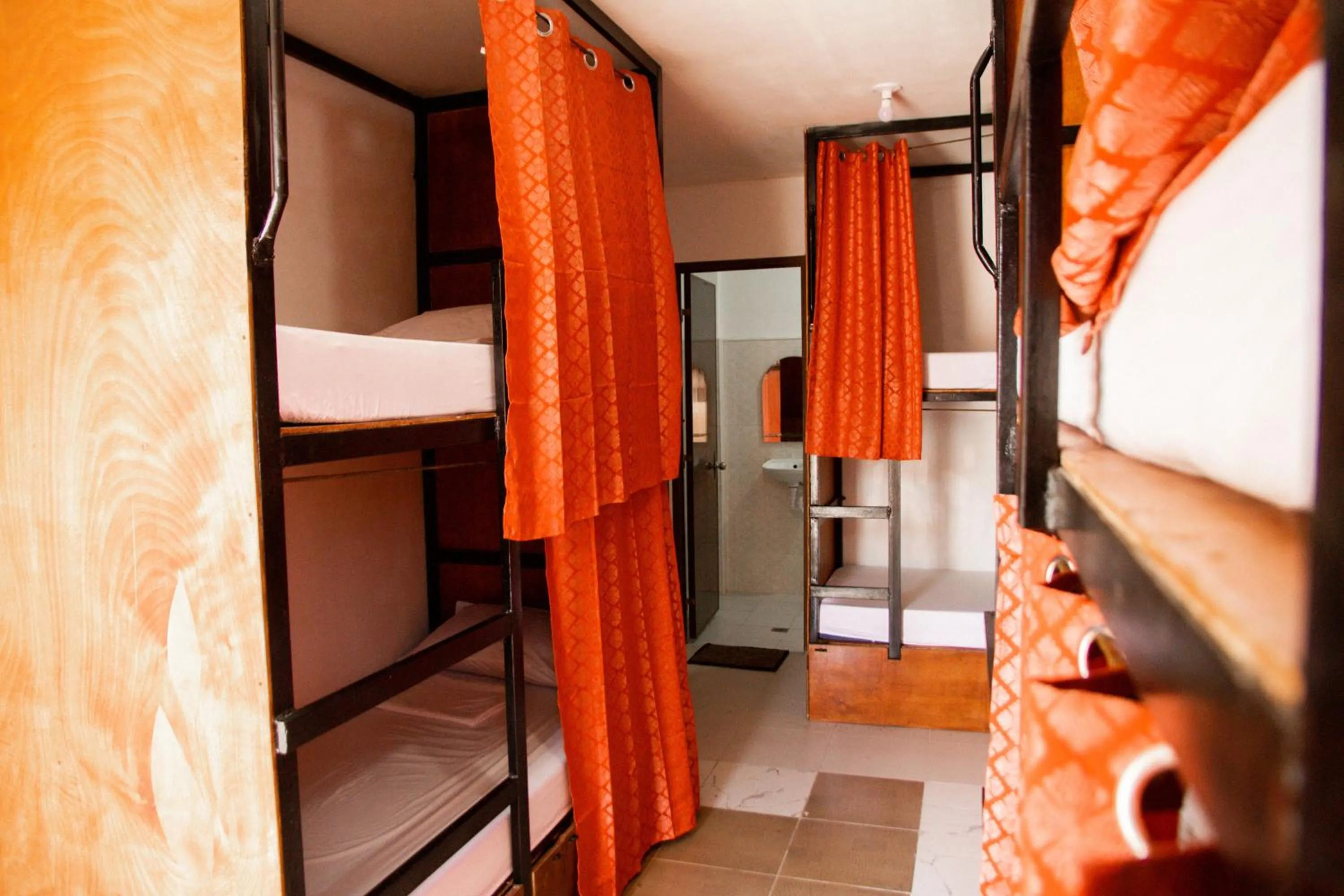 Photo of the whole room, Bed in Moana Beach House
