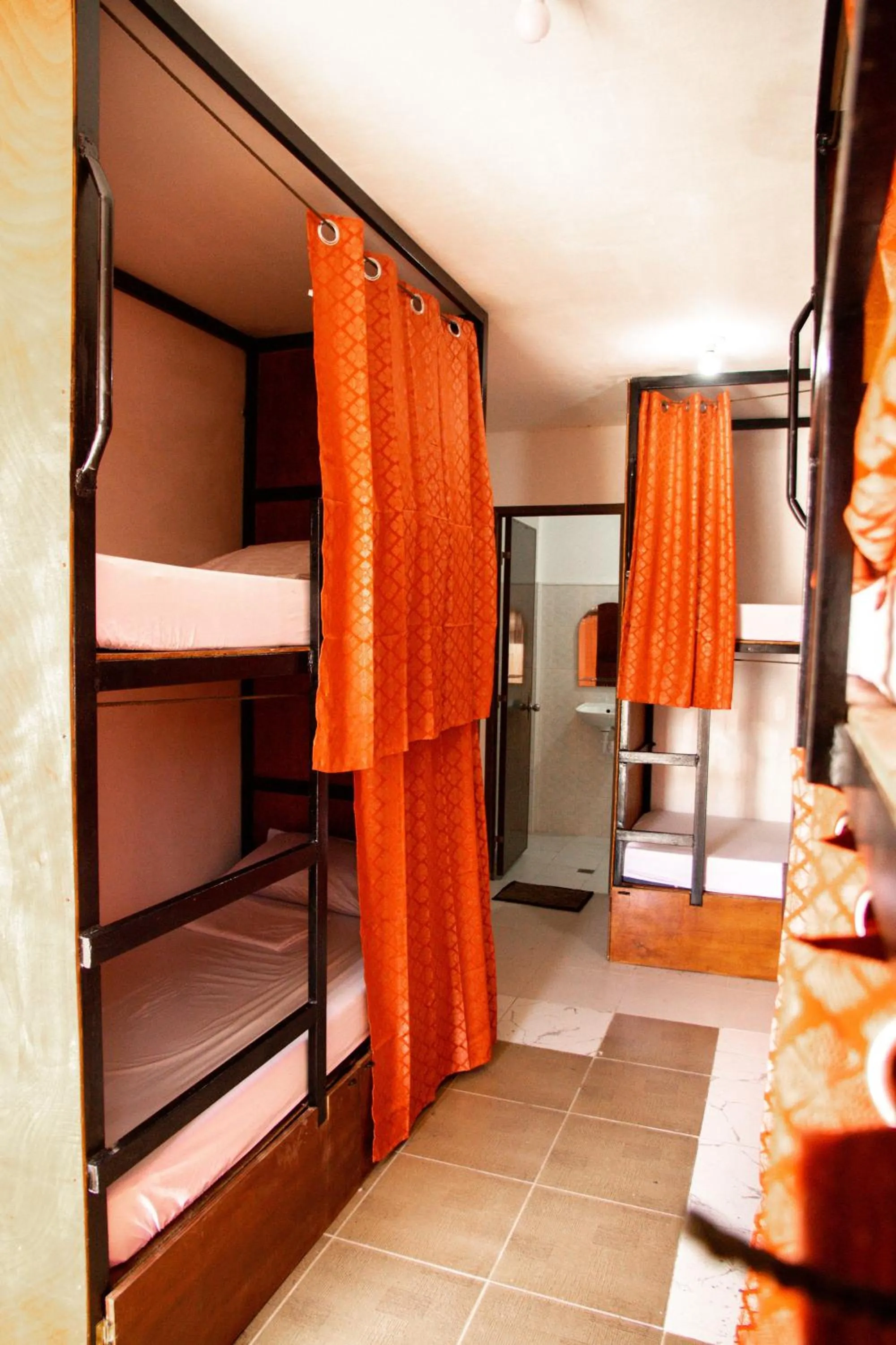 Photo of the whole room, Bed in Moana Beach House