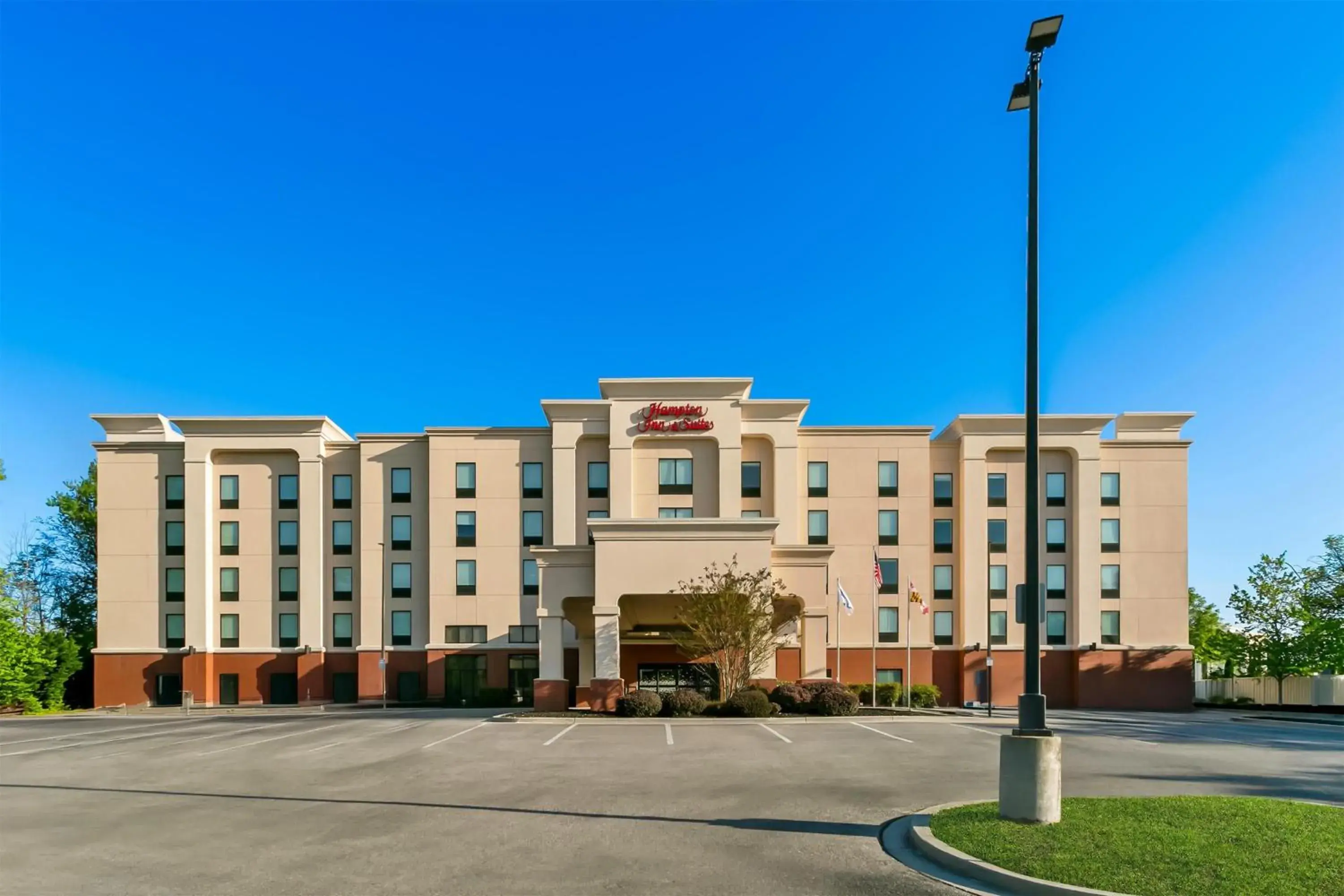 Property building in Hampton Inn & Suites Baltimore/Woodlawn Property building in Hampton Inn & Suites Baltimore/Woodlawn