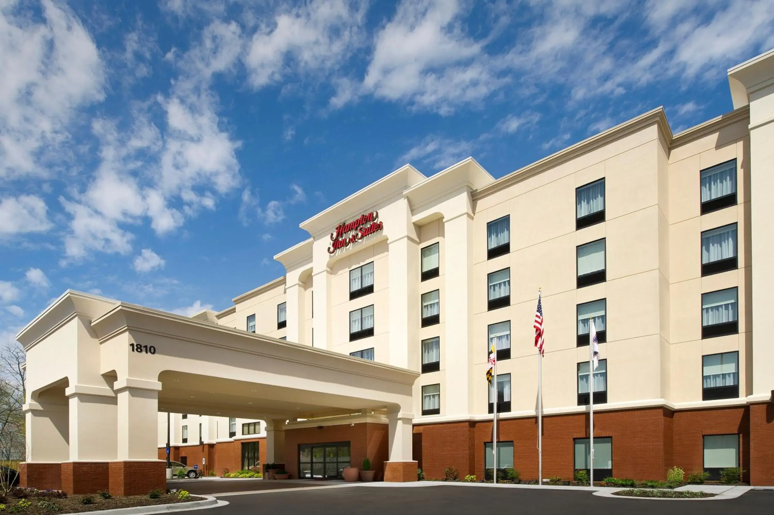 Facade/entrance in Hampton Inn & Suites Baltimore/Woodlawn Facade/entrance in Hampton Inn & Suites Baltimore/Woodlawn