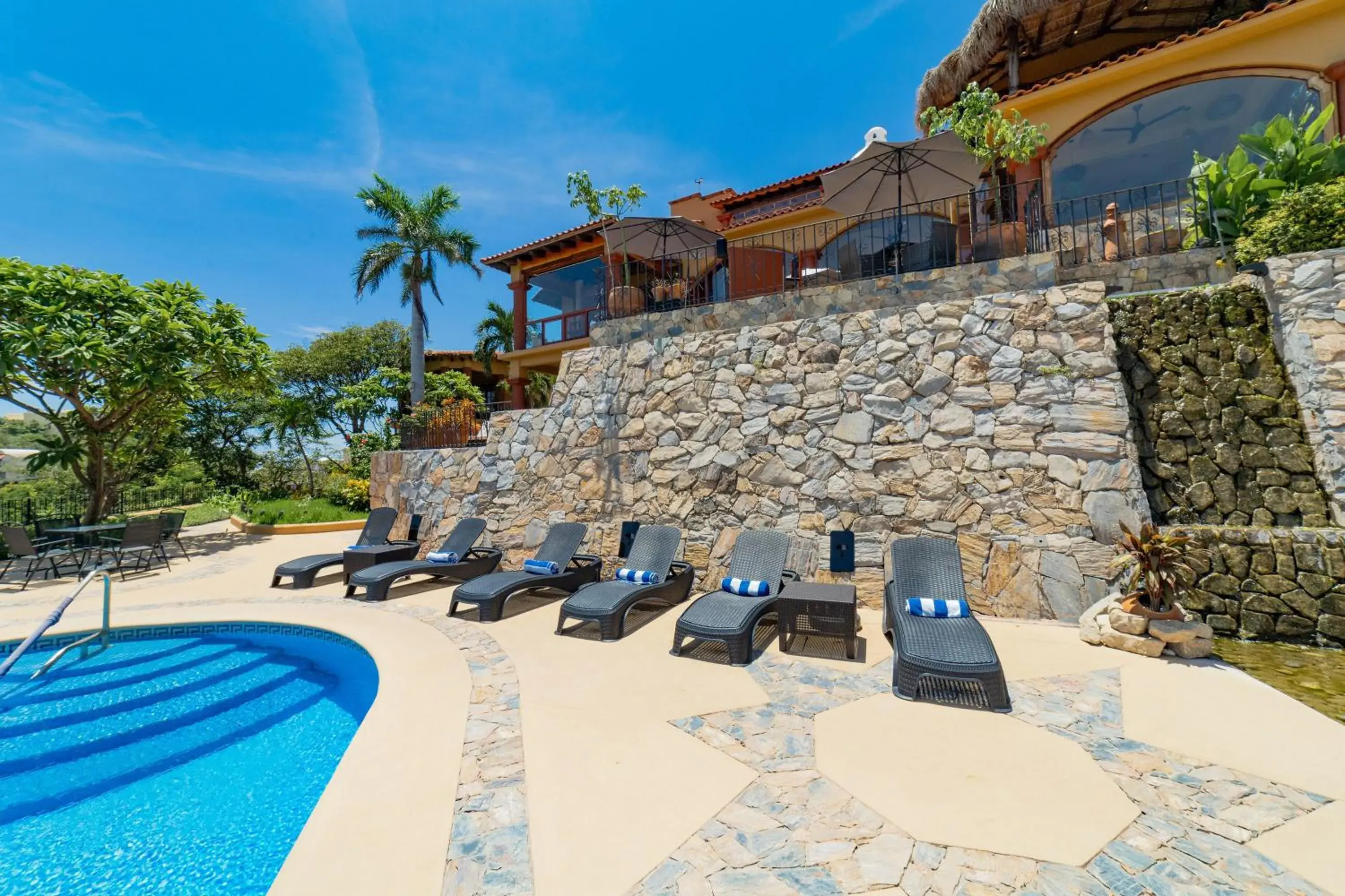 Day in Casa Ceiba Huatulco - Adults Only Day in Casa Ceiba Huatulco - Adults Only