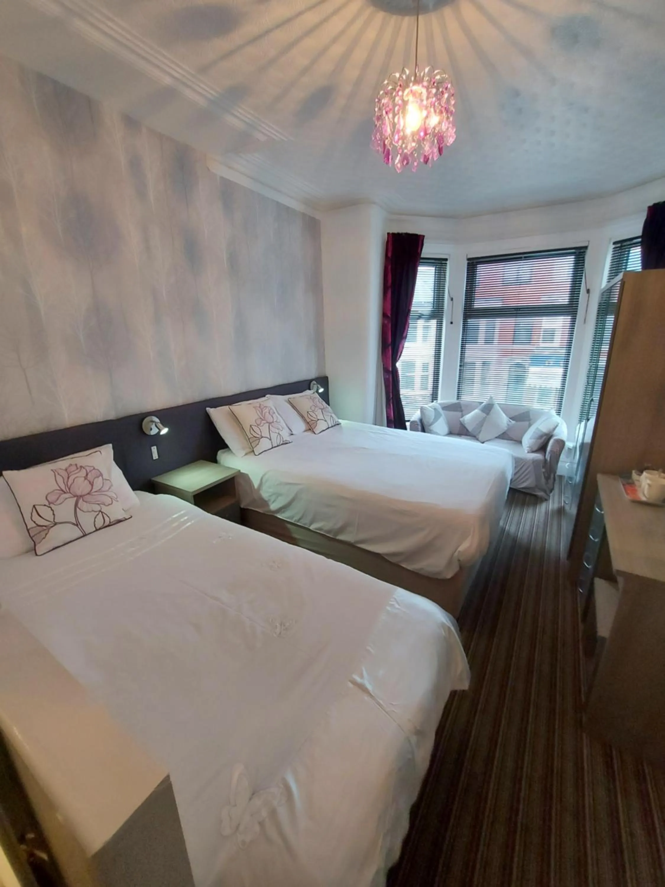 Photo of the whole room, Bed in Blackpool Lodge