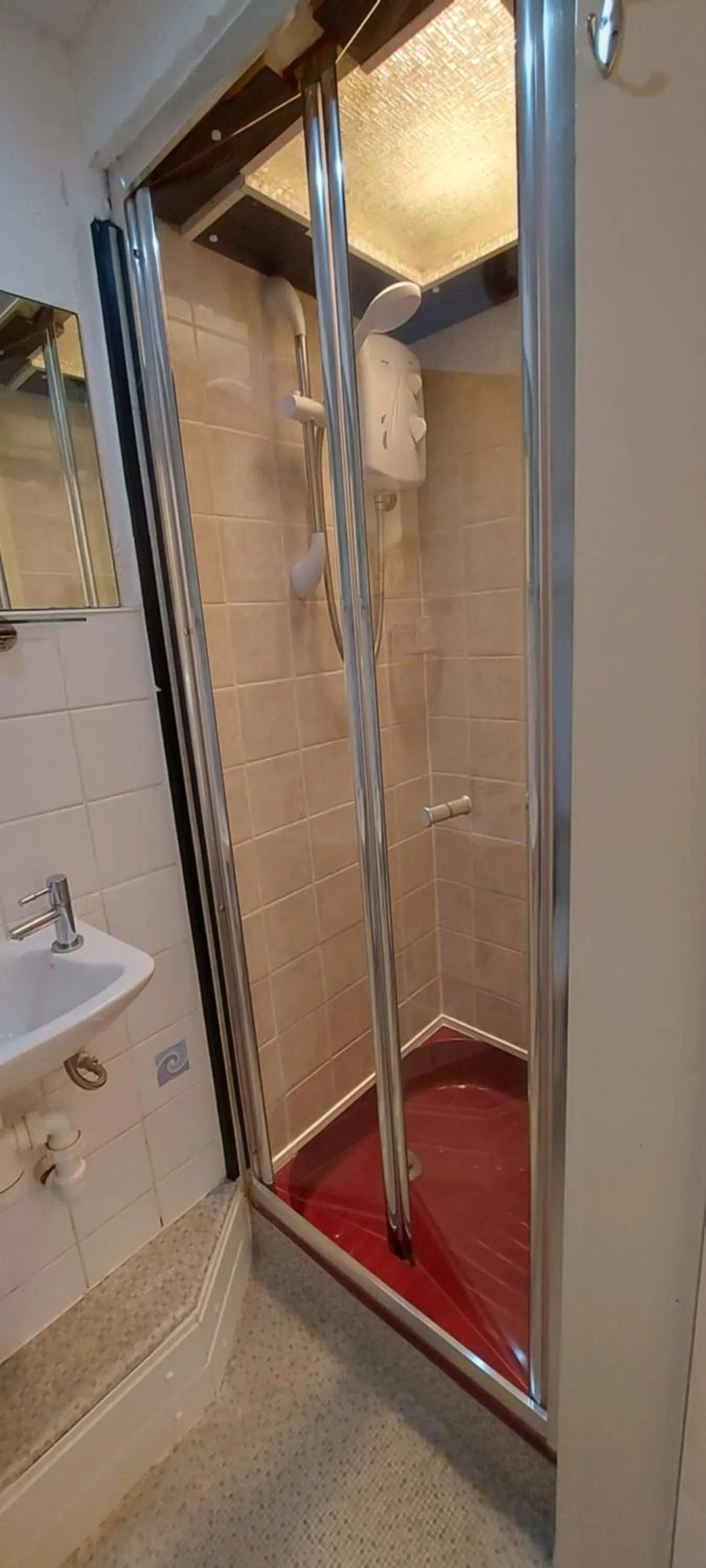 Shower in Blackpool Lodge