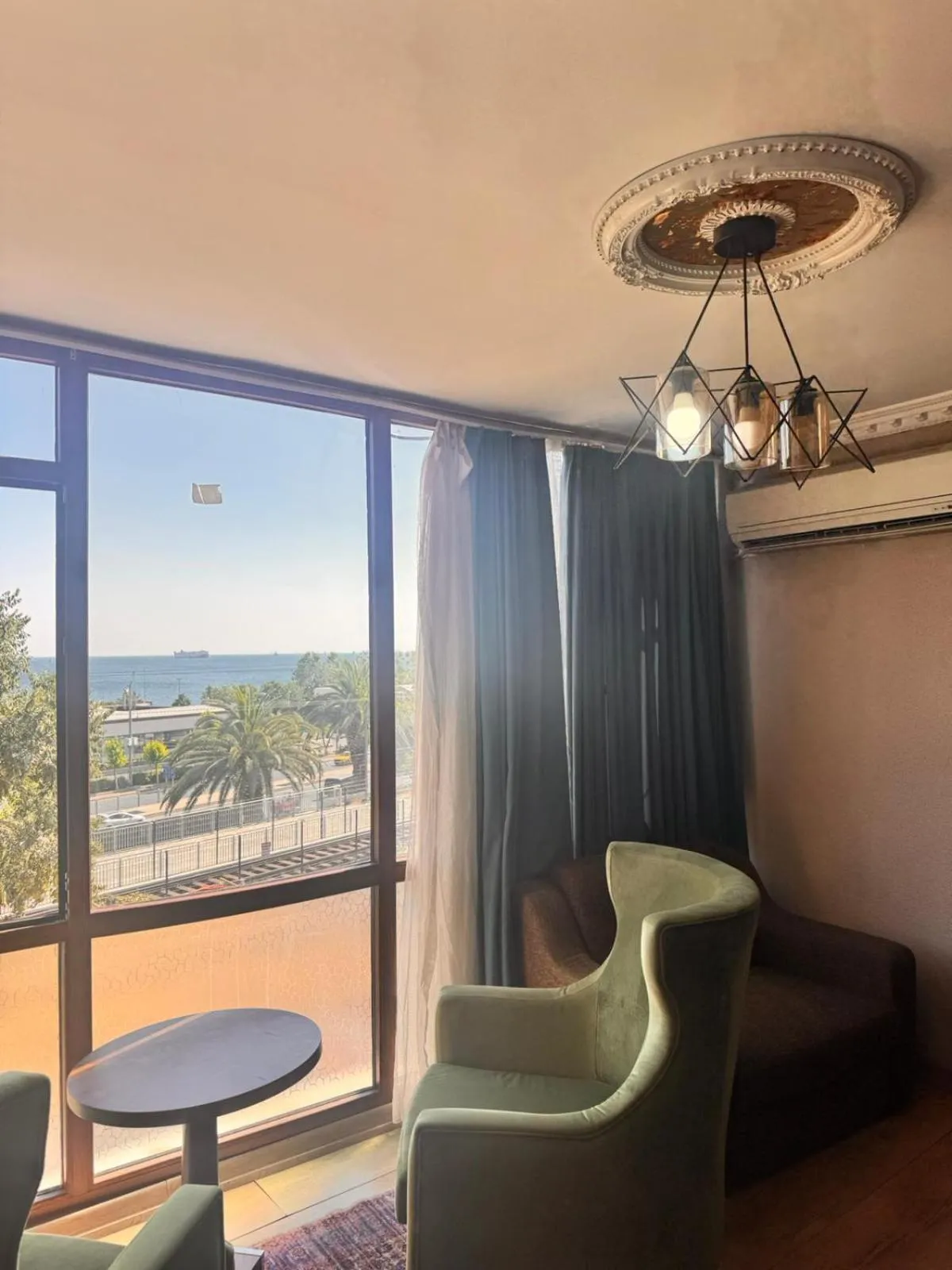 Photo of the whole room in GOLDEN PALACE SEA ViEW