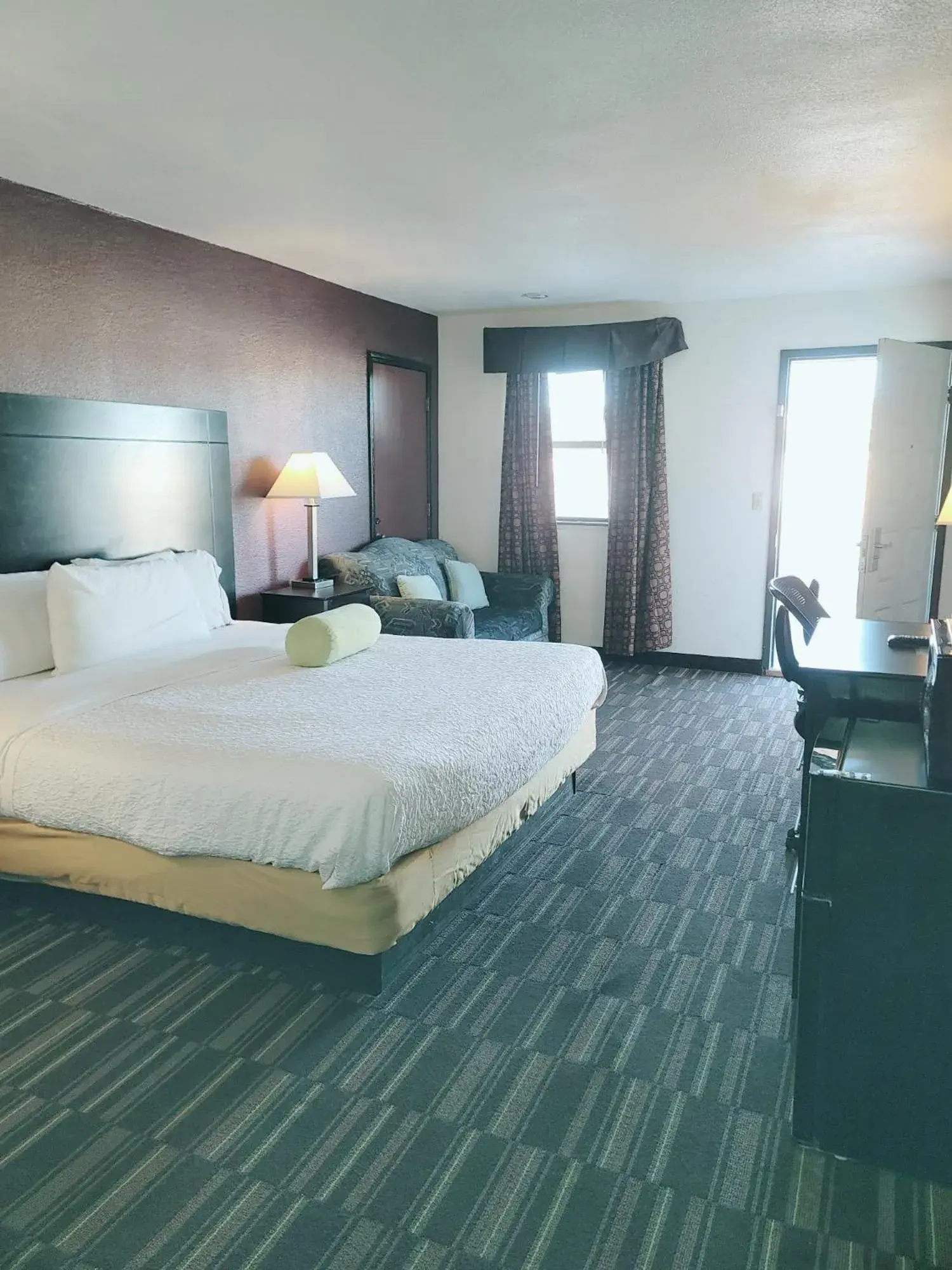 Single Room with Sofa Bed Smoking in Ranger Inn Alva Single Room with Sofa Bed Smoking in Ranger Inn Alva