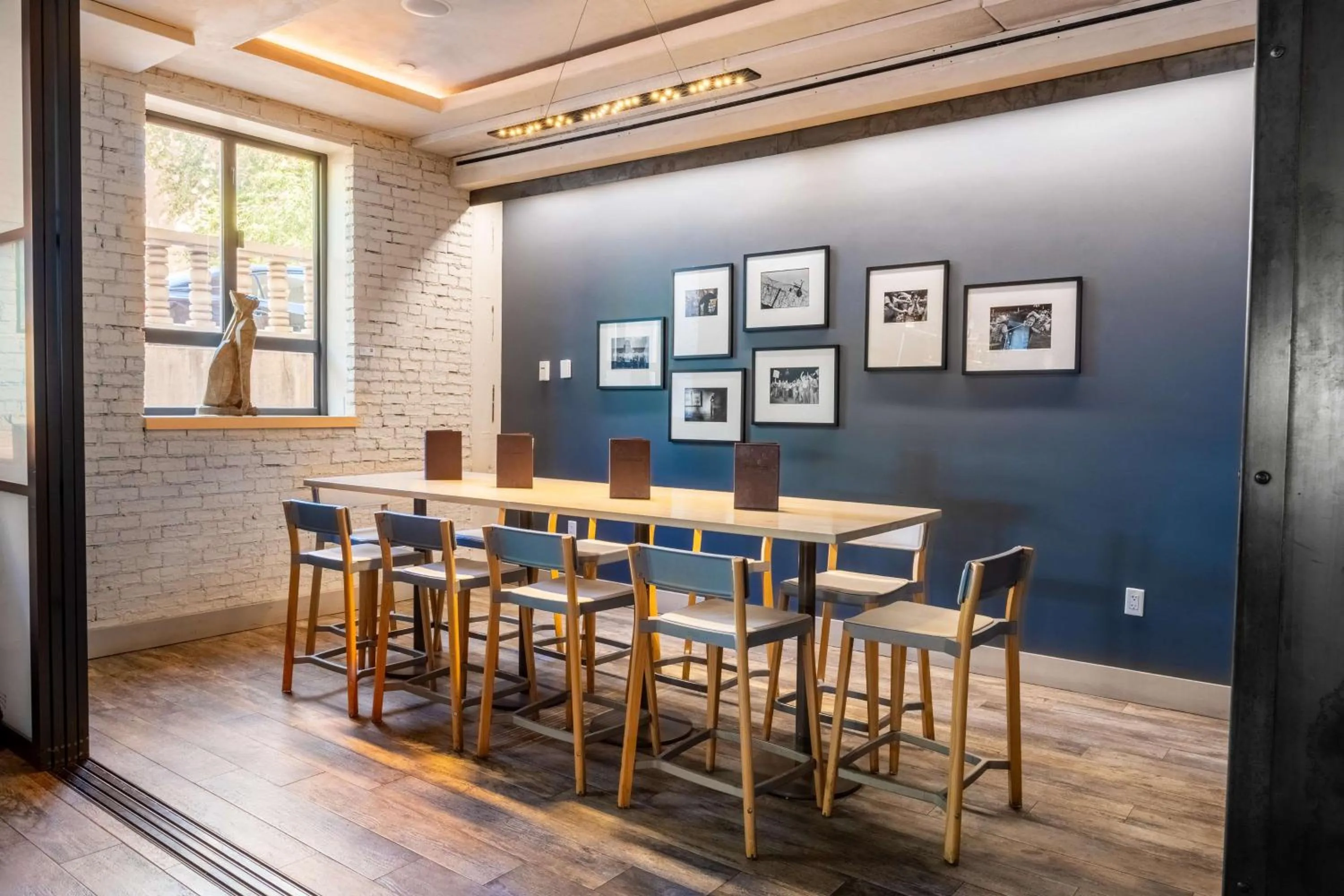 Lounge or bar in Drury Plaza Hotel in Santa Fe
