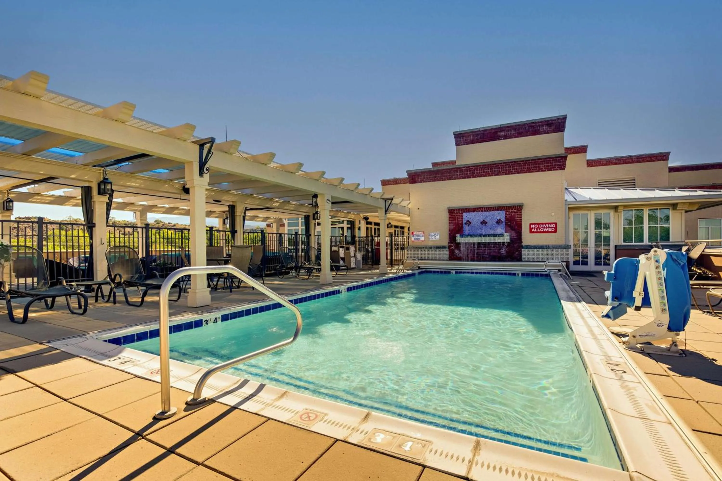 Pool view in Drury Plaza Hotel in Santa Fe