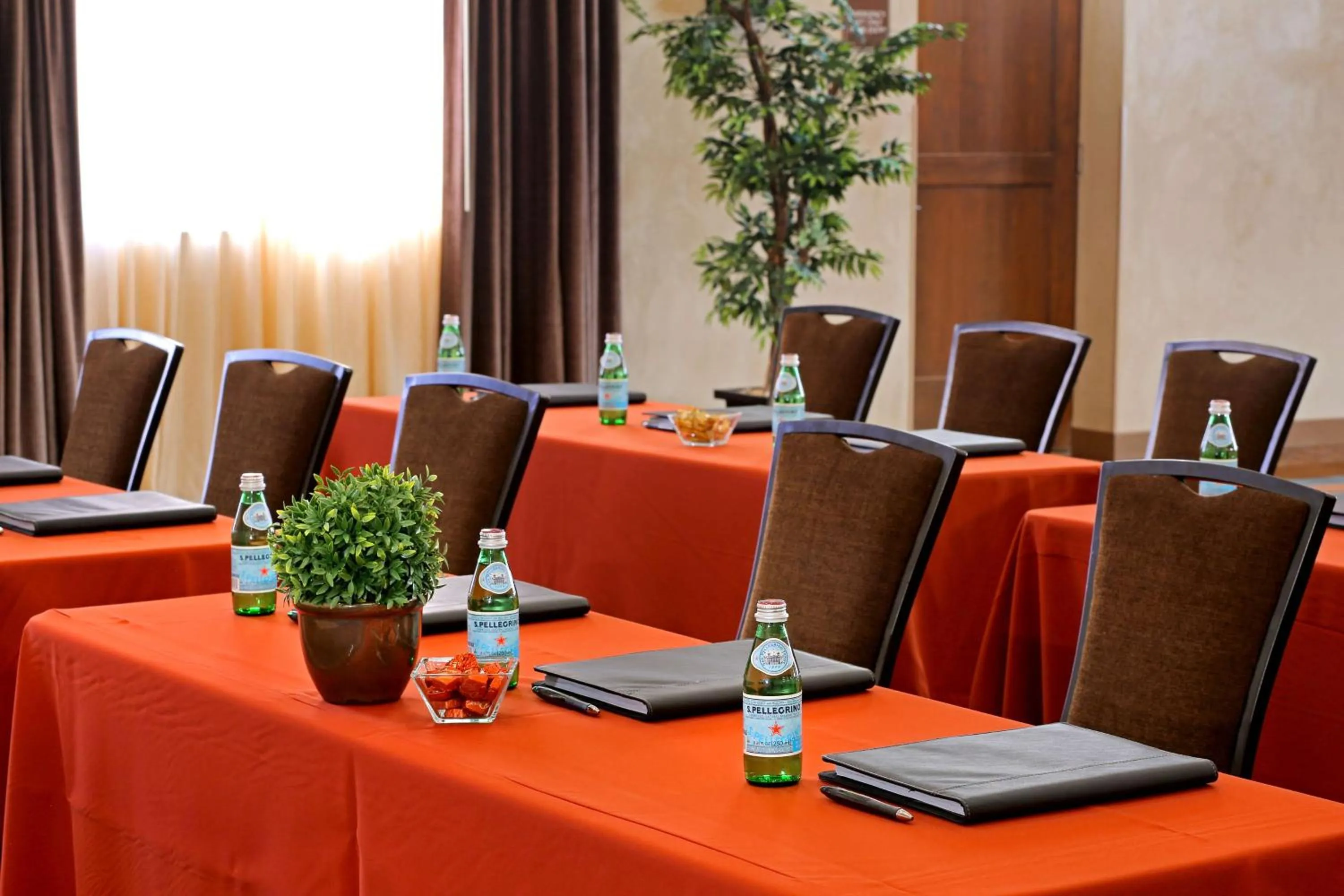 Meeting/conference room in Drury Plaza Hotel in Santa Fe