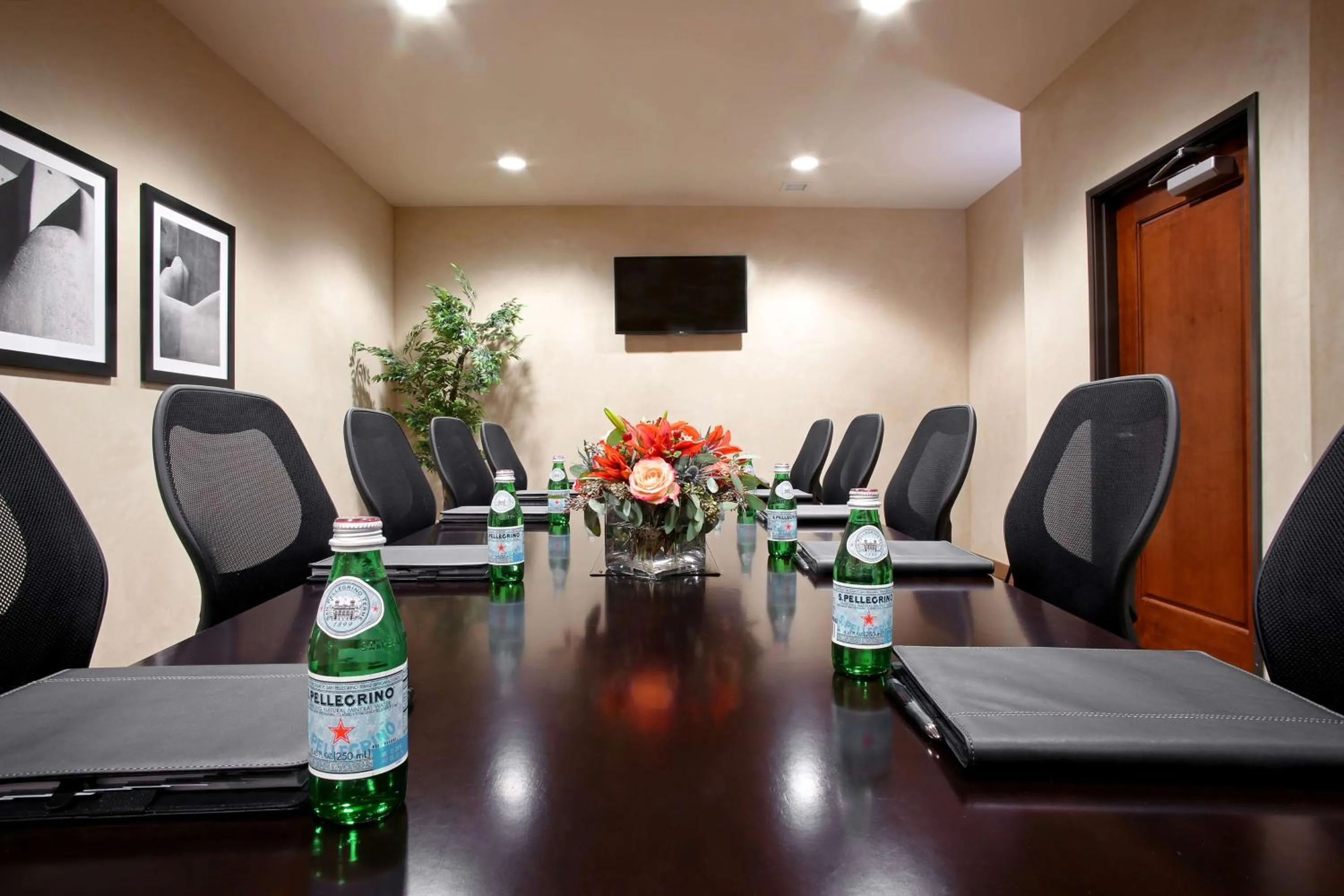Meeting/conference room in Drury Plaza Hotel in Santa Fe