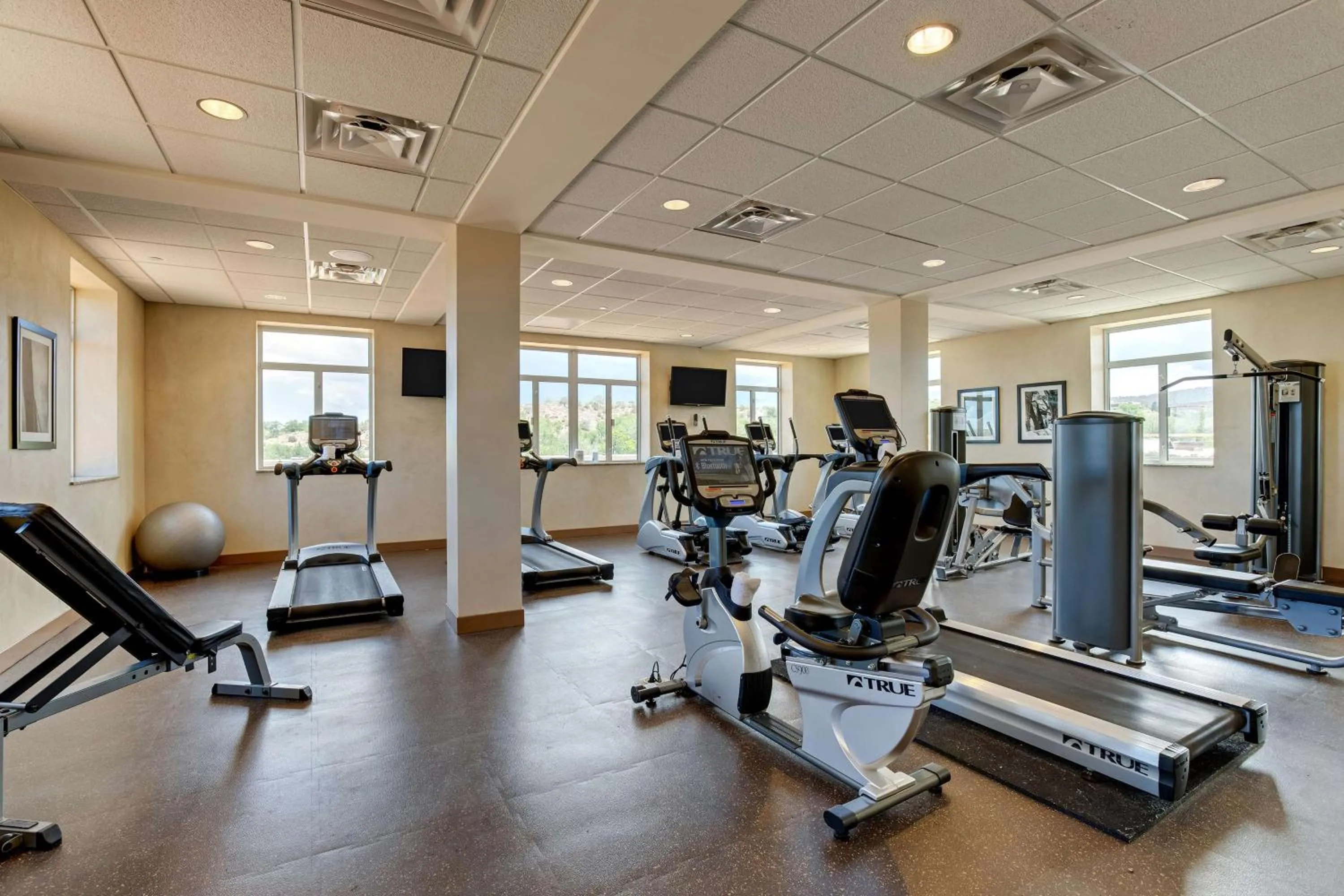 Fitness centre/facilities in Drury Plaza Hotel in Santa Fe