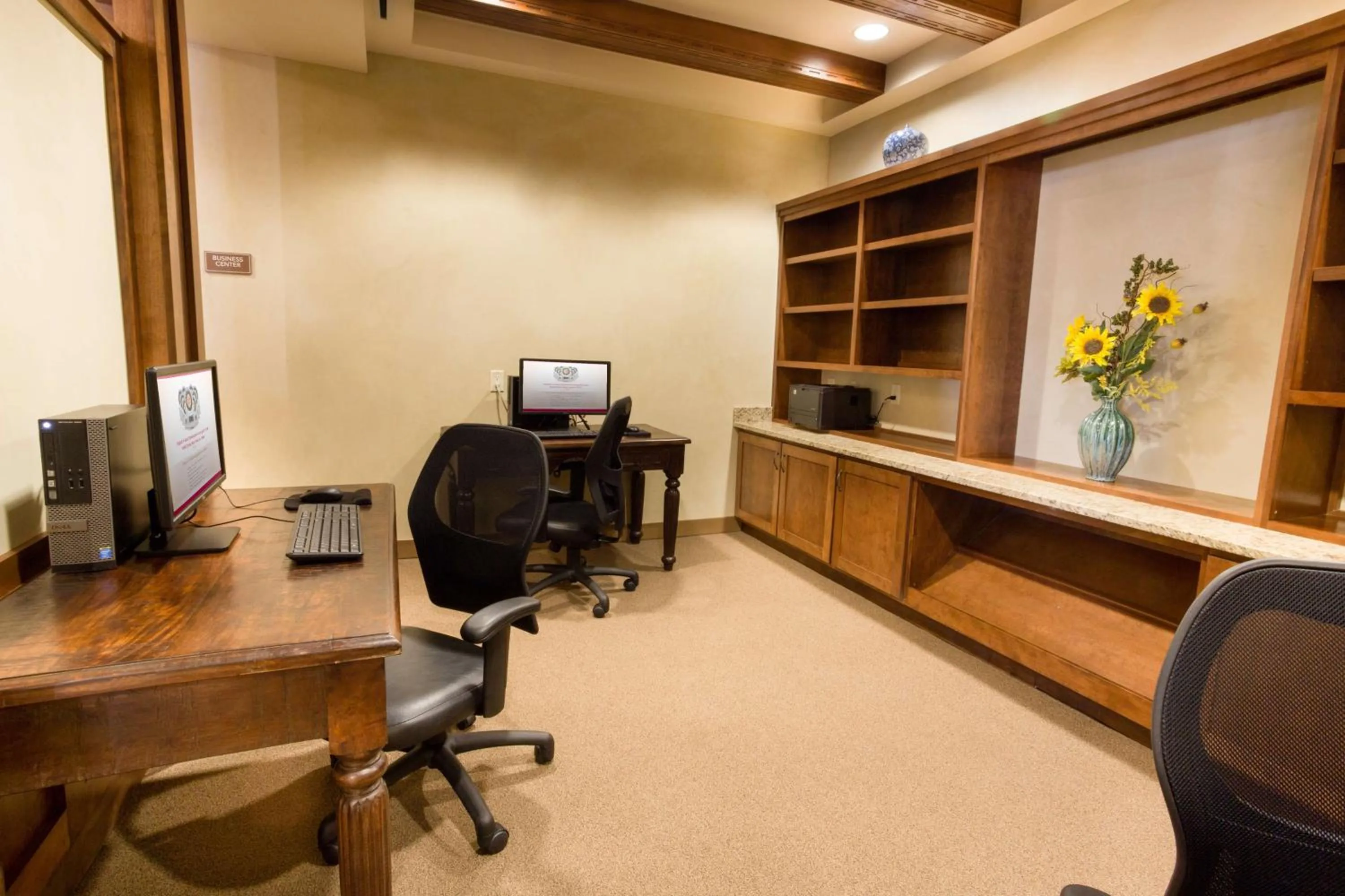 Business facilities in Drury Plaza Hotel in Santa Fe