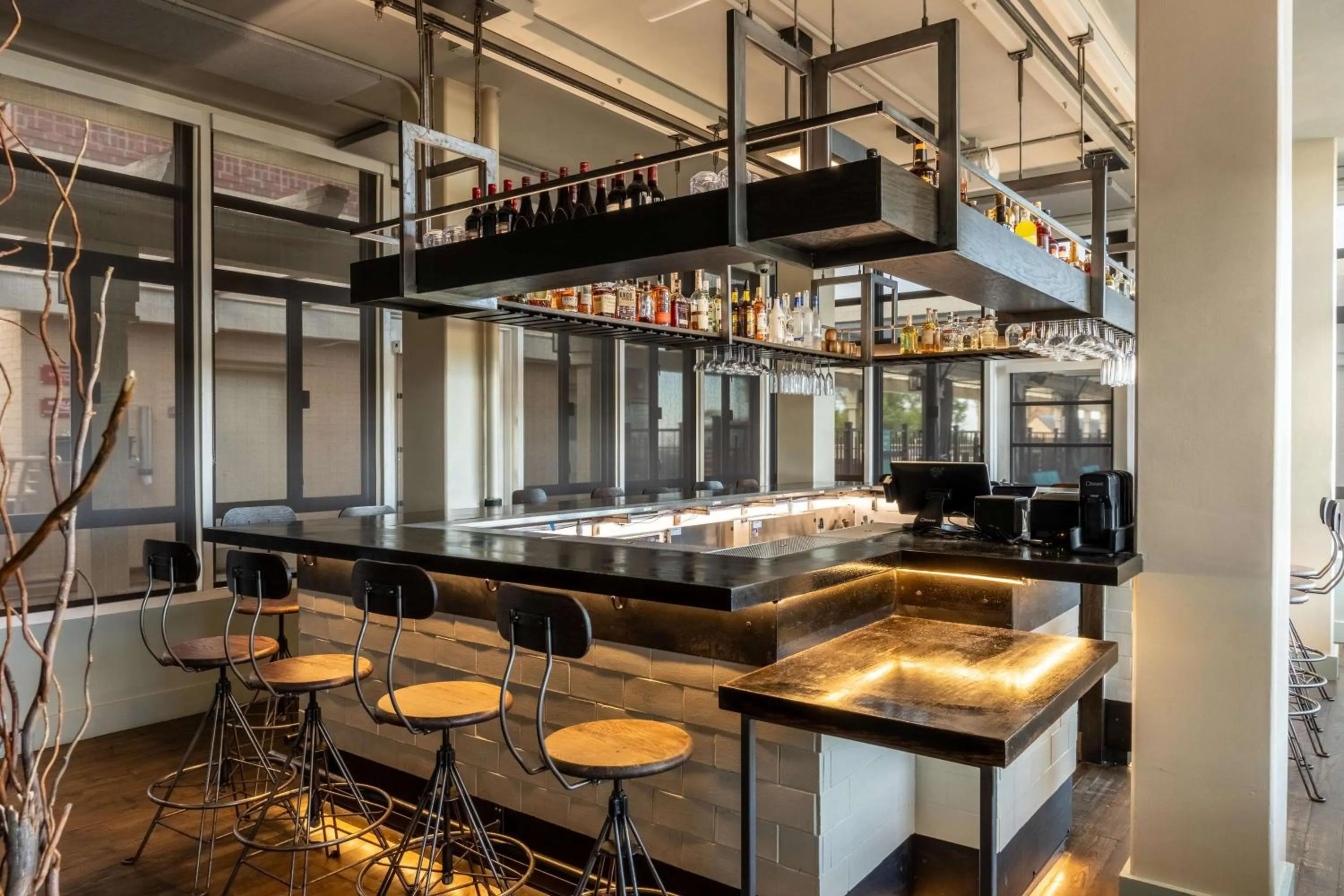 Lounge or bar in Drury Plaza Hotel in Santa Fe