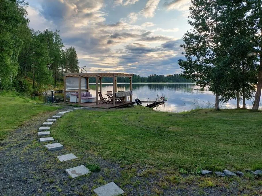 Villa Mustalahti