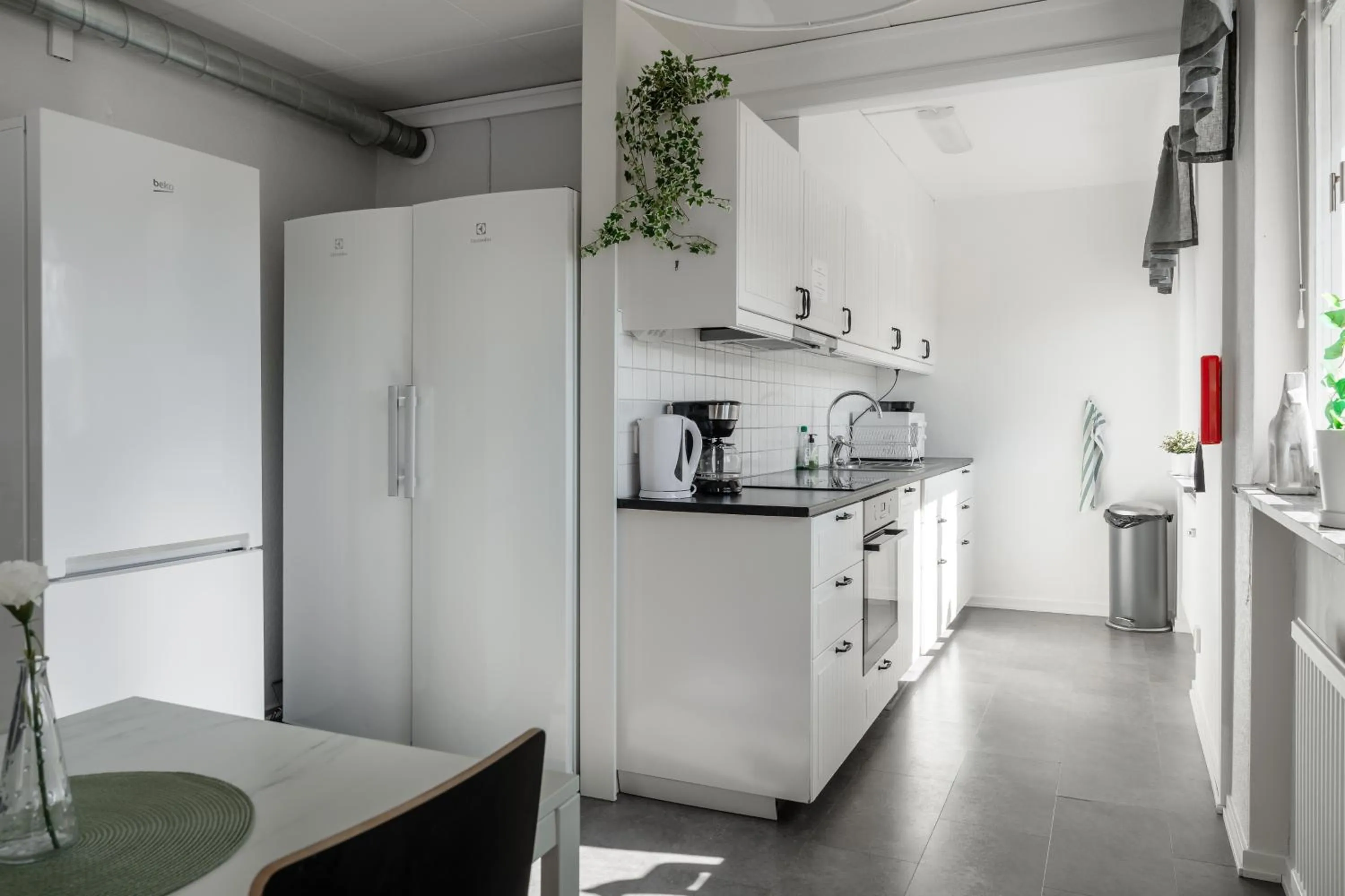 Communal kitchen in Saxvikens vandrarhem