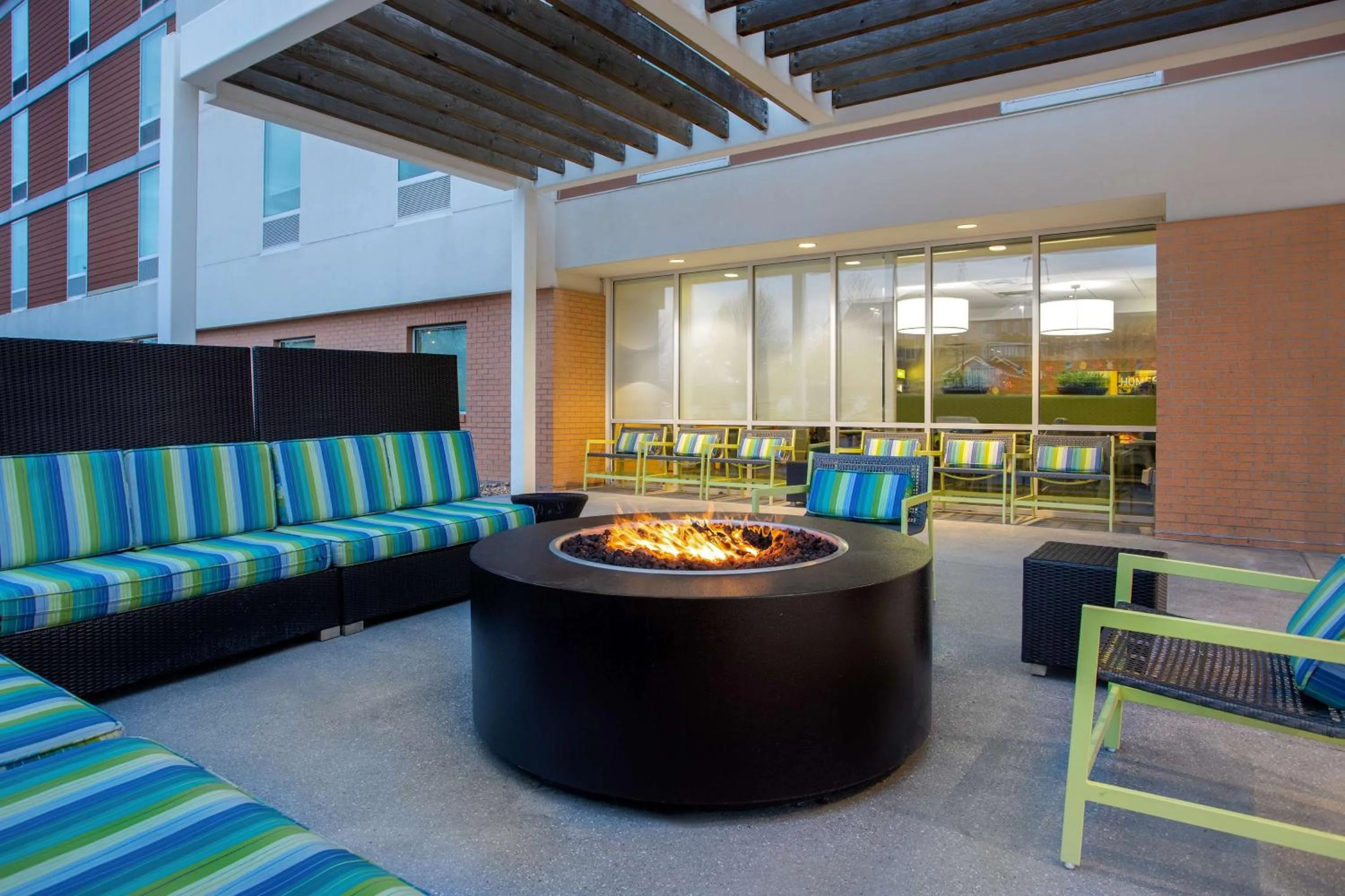 Patio in Home2 Suites By Hilton Omaha West